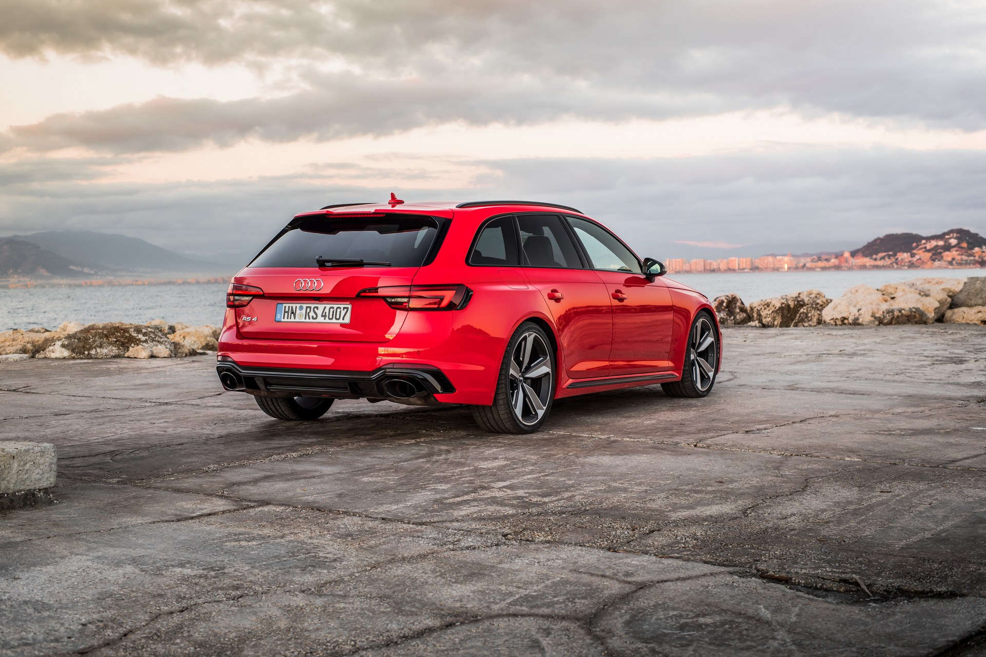 Audi-RS4-Avant-4 Audi Open To Bringing An RS Avant To America