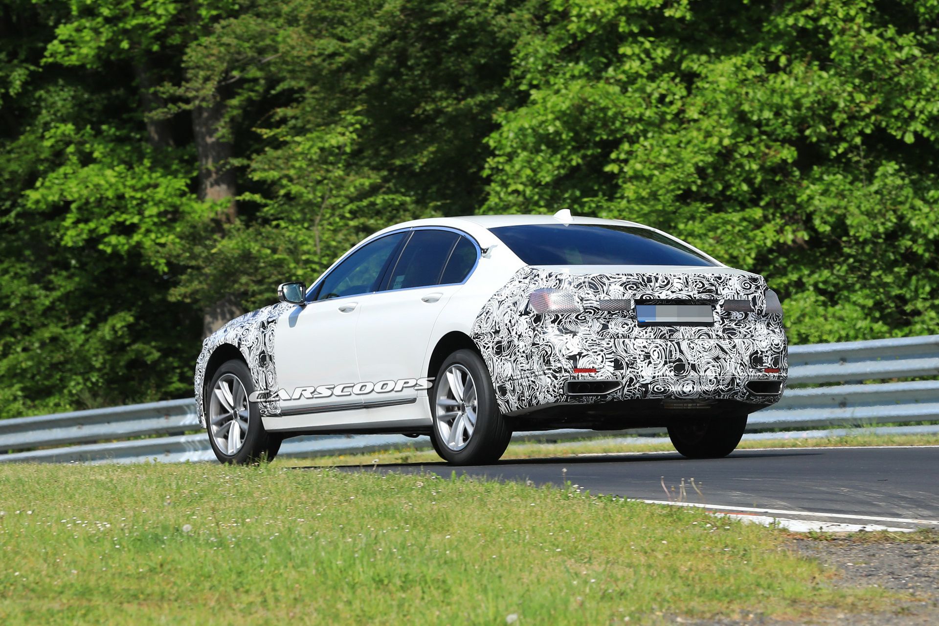 BMW-7-Facelift-01 Facelifted 2019 BMW 7-Series Spied In Base And M760Li xDrive Forms