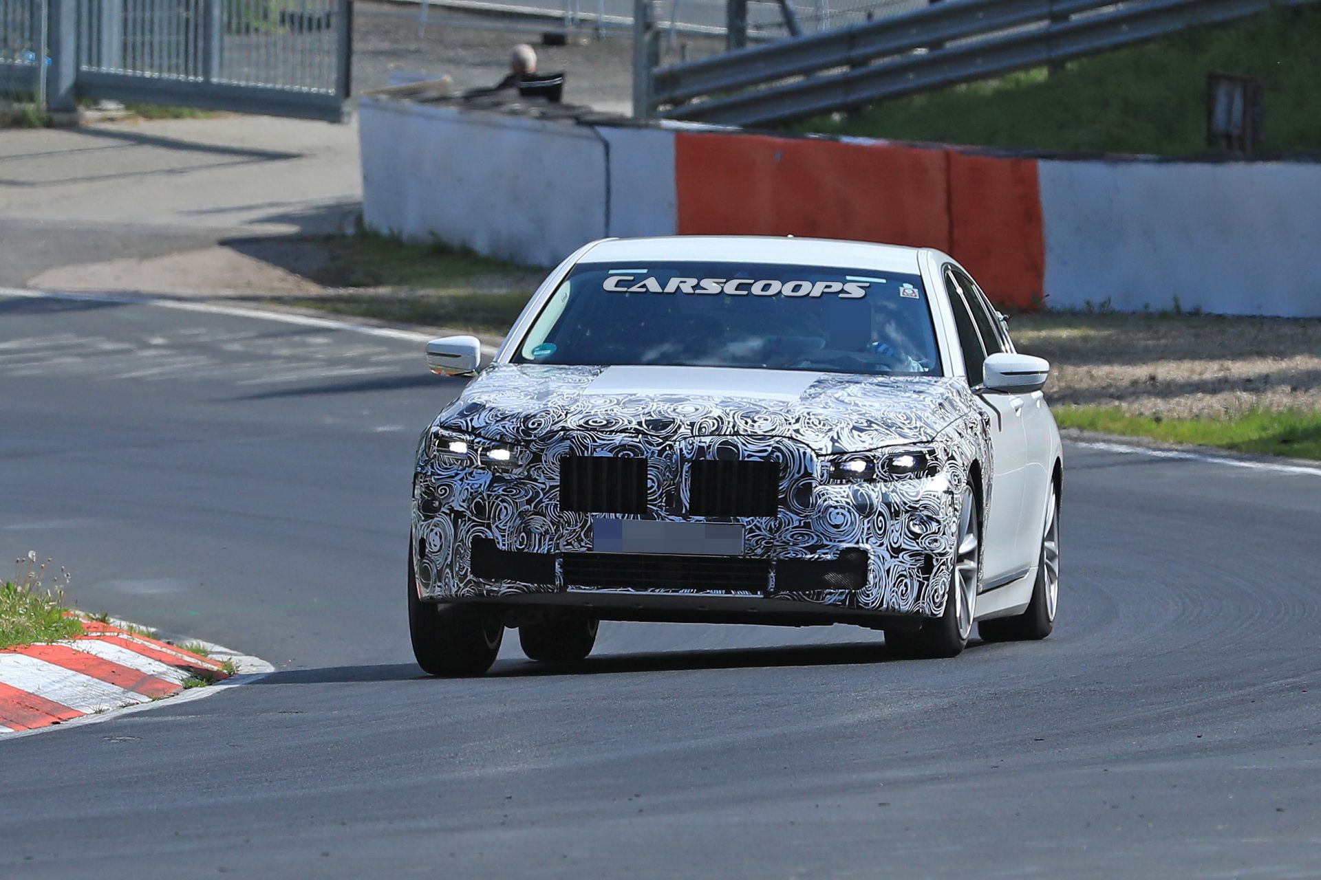 BMW-7-Facelift-02 Facelifted 2019 BMW 7-Series Spied In Base And M760Li xDrive Forms