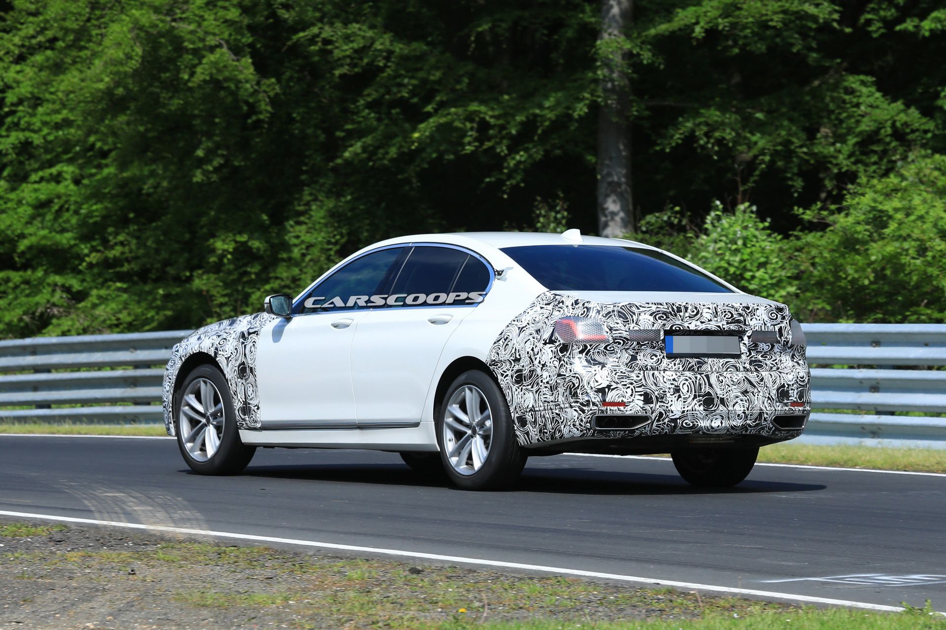 BMW-7-Facelift-09 Facelifted 2019 BMW 7-Series Spied In Base And M760Li xDrive Forms