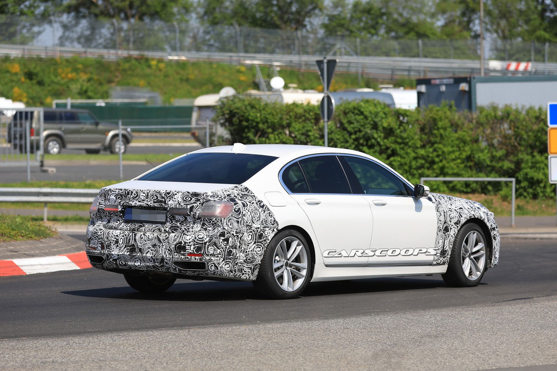 BMW-7-Facelift-14 Facelifted 2019 BMW 7-Series Spied In Base And M760Li xDrive Forms