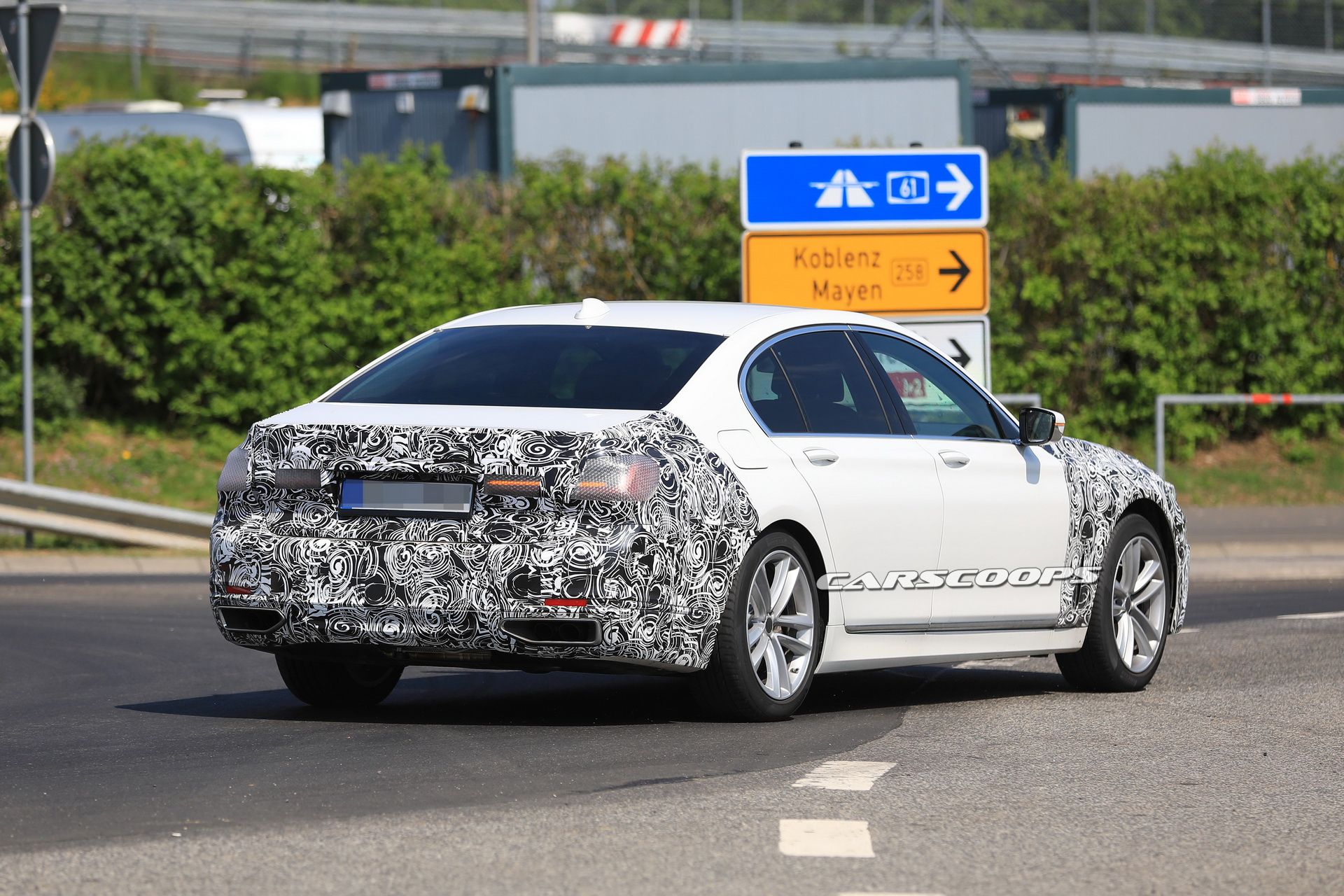 BMW-7-Facelift-15 Facelifted 2019 BMW 7-Series Spied In Base And M760Li xDrive Forms