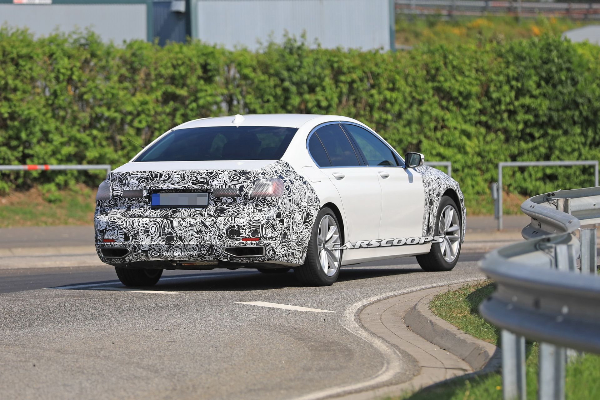 BMW-7-Facelift-16 Facelifted 2019 BMW 7-Series Spied In Base And M760Li xDrive Forms