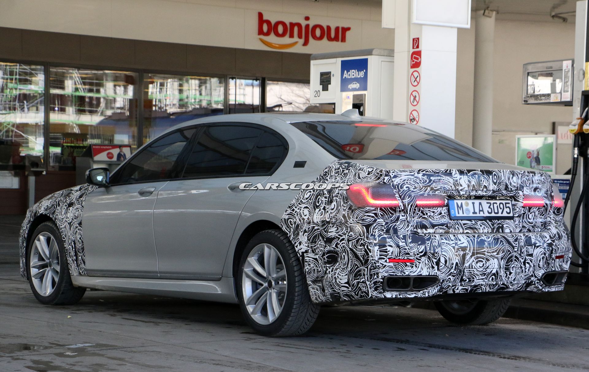 BMW-7-Series-Facelift-1 Facelifted 2020 BMW 7-Series Flashes 8-Series Inspiration