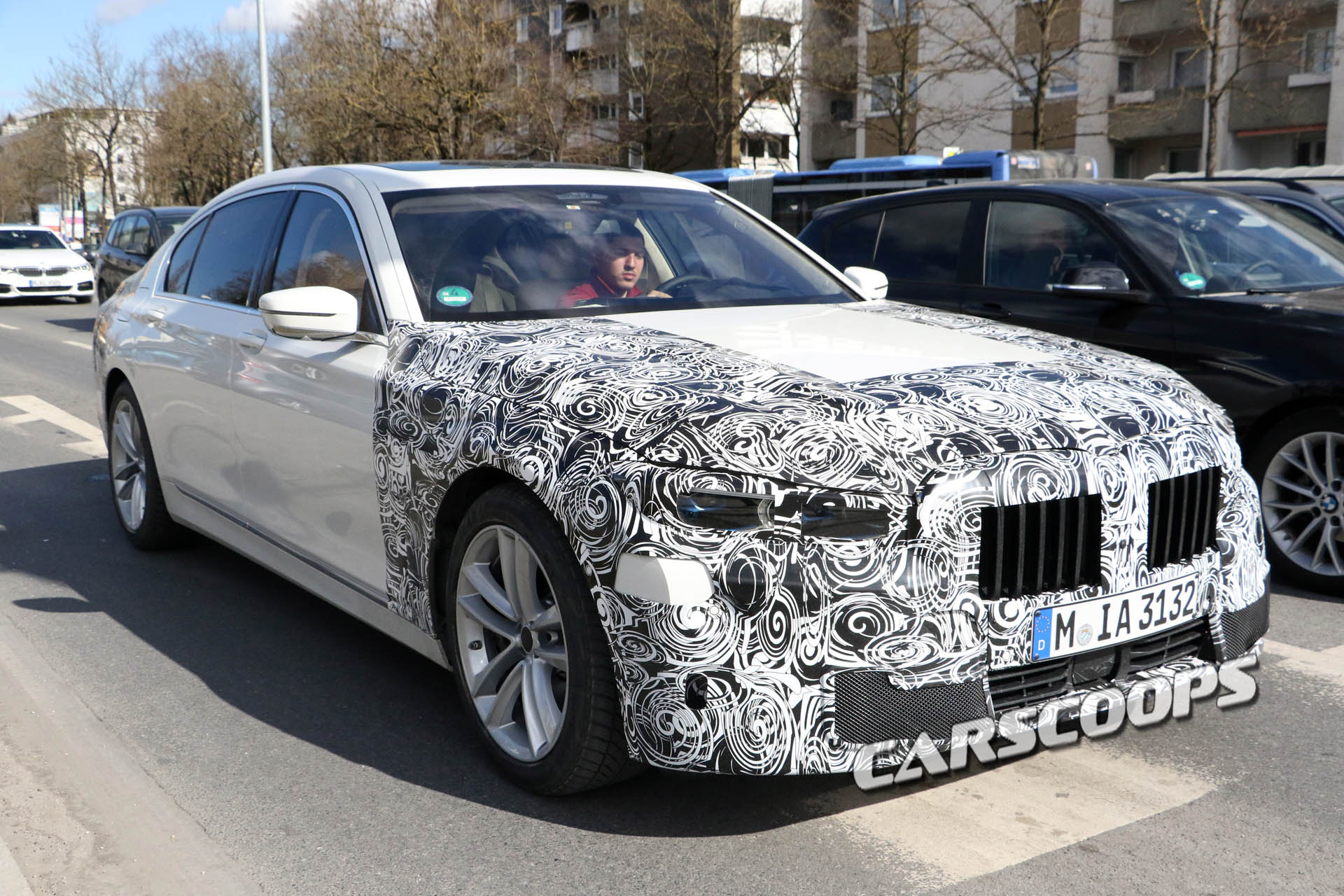 BMW 7 Series Facelift 2 copy Facelifted 2019 BMW 7-Series Spied In Base And M760Li xDrive Forms