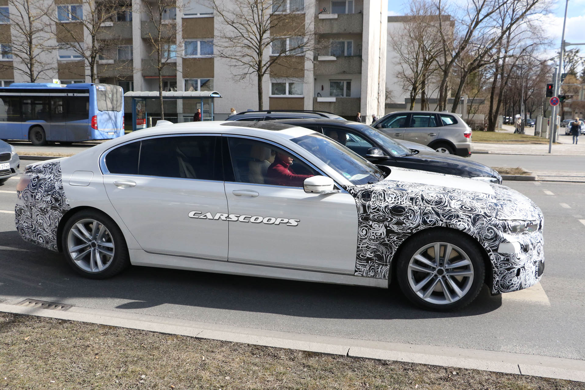 BMW 7 Series Facelift 4 copy Facelifted 2019 BMW 7-Series Spied In Base And M760Li xDrive Forms