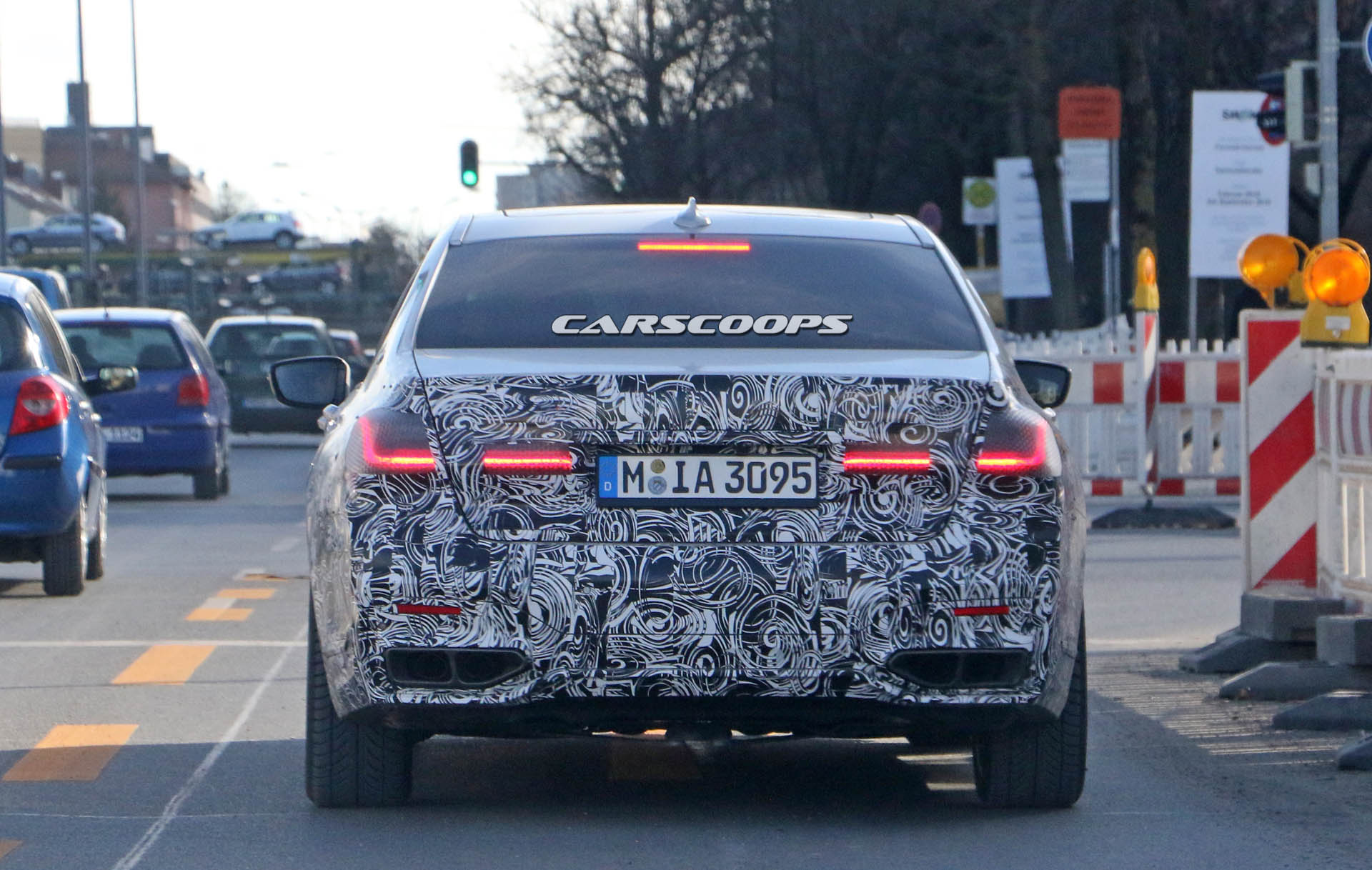 BMW 7 Series Facelift 8 copy Facelifted 2019 BMW 7-Series Spied In Base And M760Li xDrive Forms