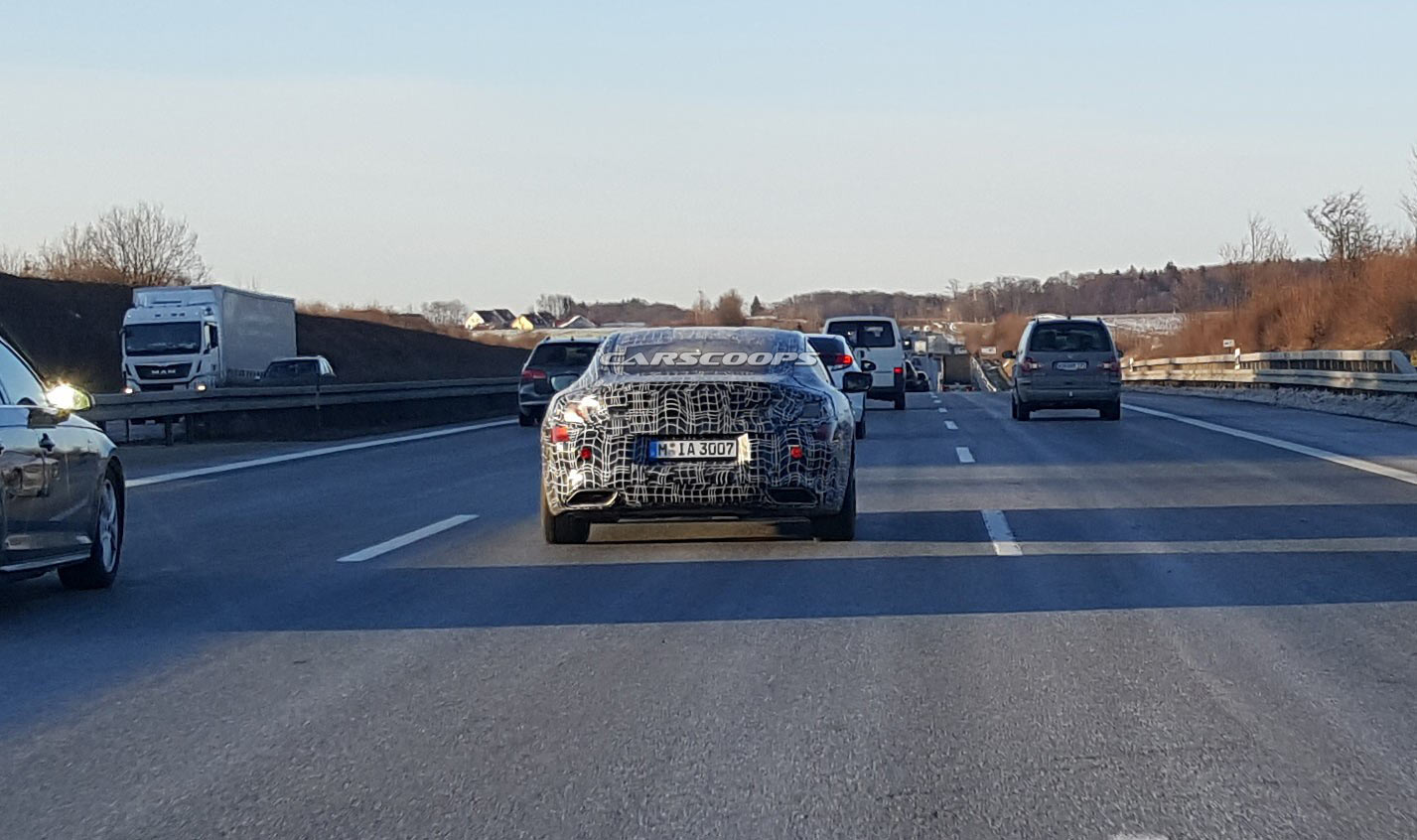 BMW-8-Series-Coupe-4 Reader Captures 2019 BMW 8-Series On The Road Ahead Of Summer Debut