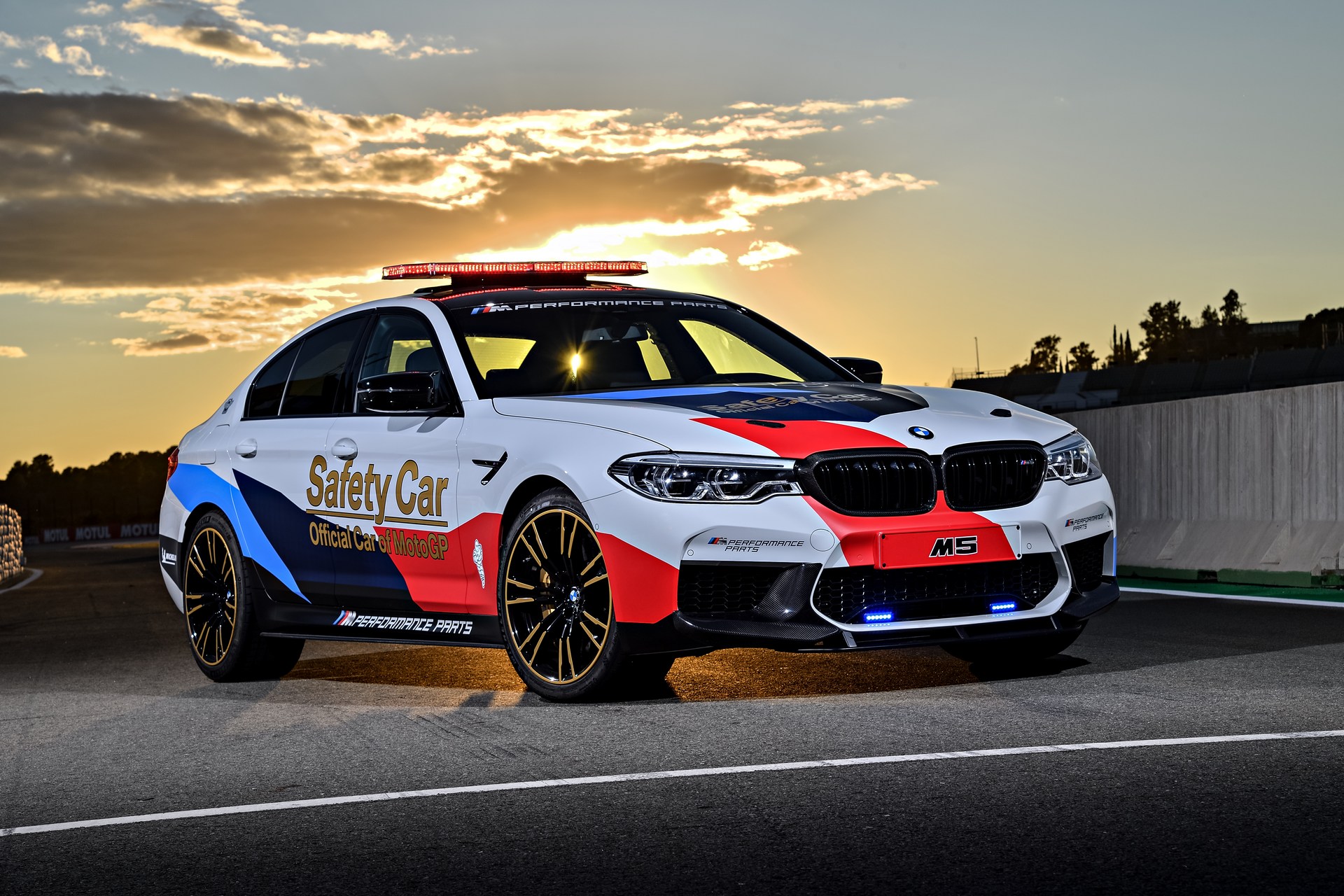 BMW-M5-Safety-Car-11 BMW M5 Competition Confirmed For 2018, Latest Safety Car Hints At Production Model