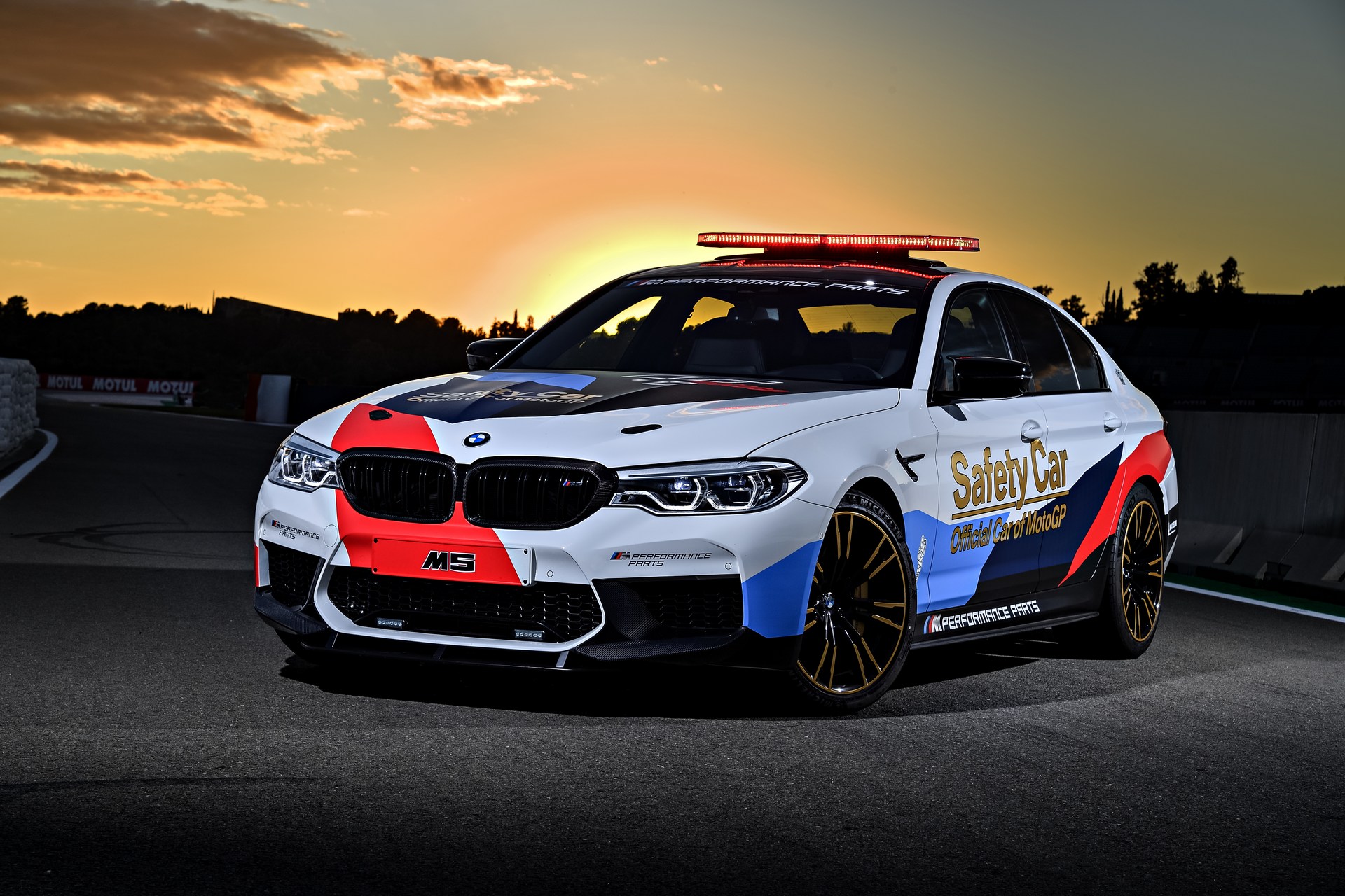 BMW-M5-Safety-Car-13 BMW M5 Competition Confirmed For 2018, Latest Safety Car Hints At Production Model