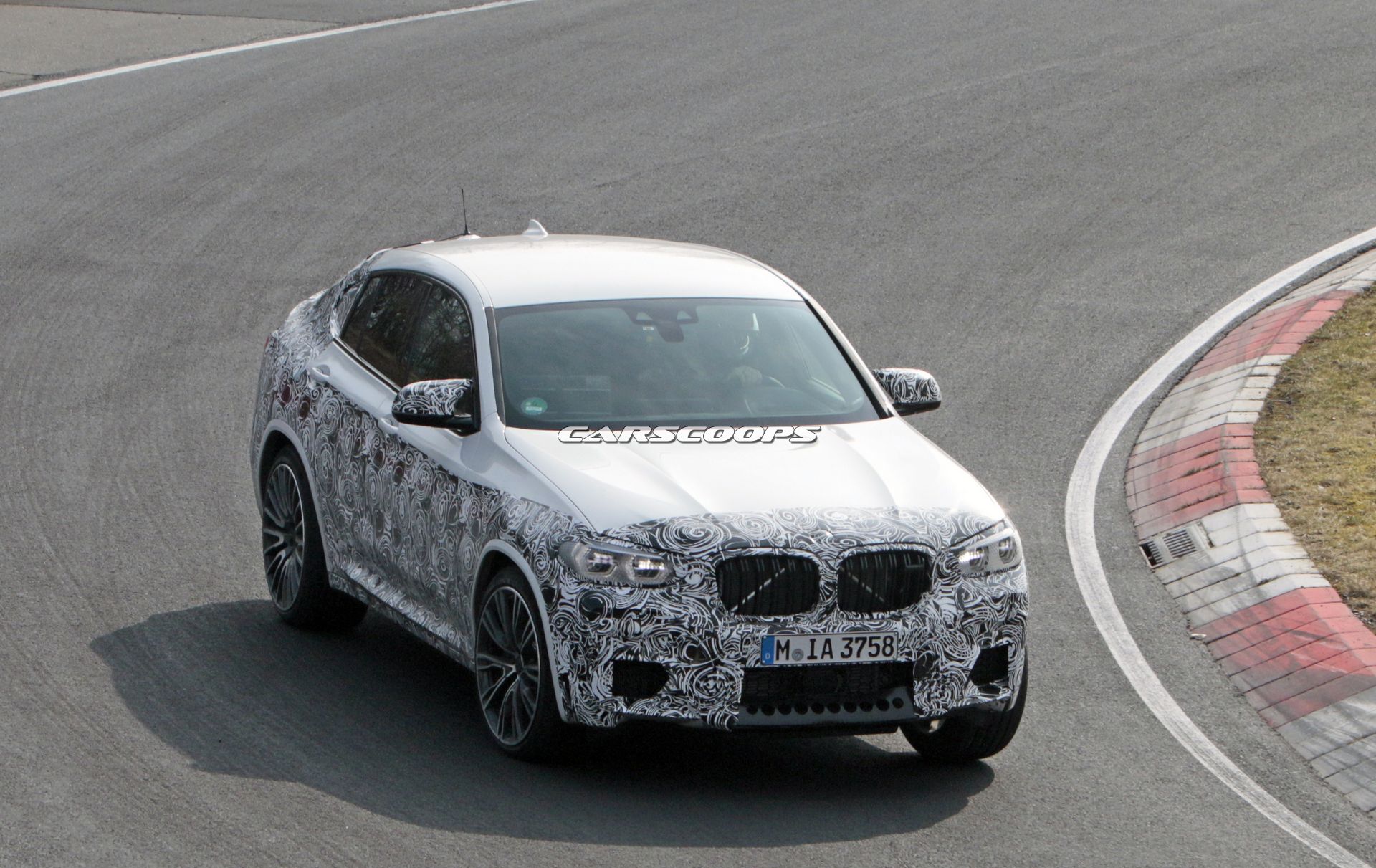 BMW-X4M-Spy-Shots-4 New BMW X4M To Match Its Sporty Looks With Over 450 Horses