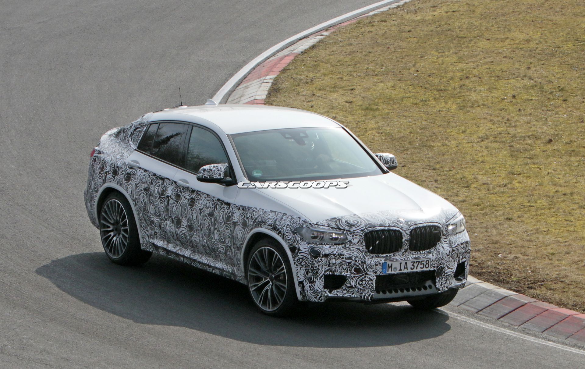 BMW-X4M-Spy-Shots-5 New BMW X4M To Match Its Sporty Looks With Over 450 Horses