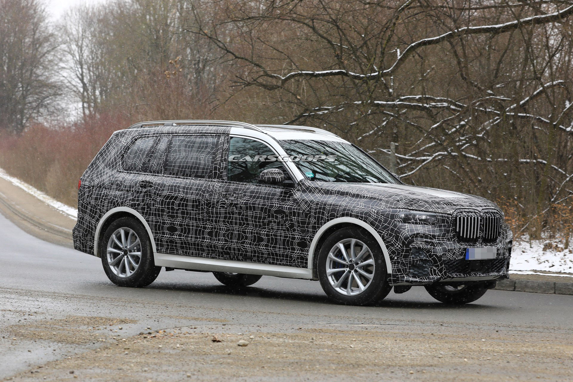 BMW-X7-5 Scoop: BMW X7 Drops More Camo And Wears M Sport Pack