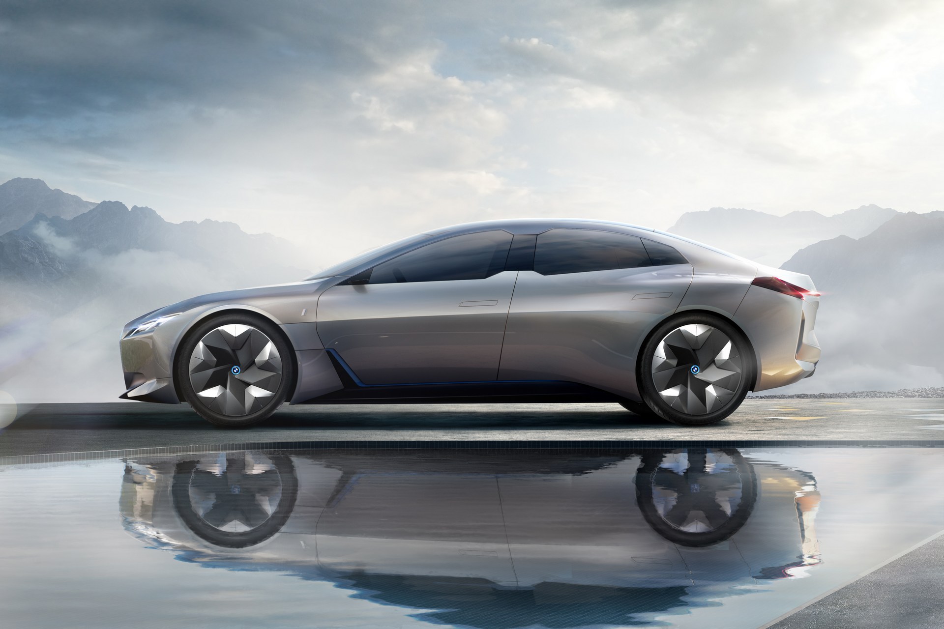 BMW-i4-Range-6 BMW Says Upcoming i4 Will Travel Up To 435 Miles On A Single Charge
