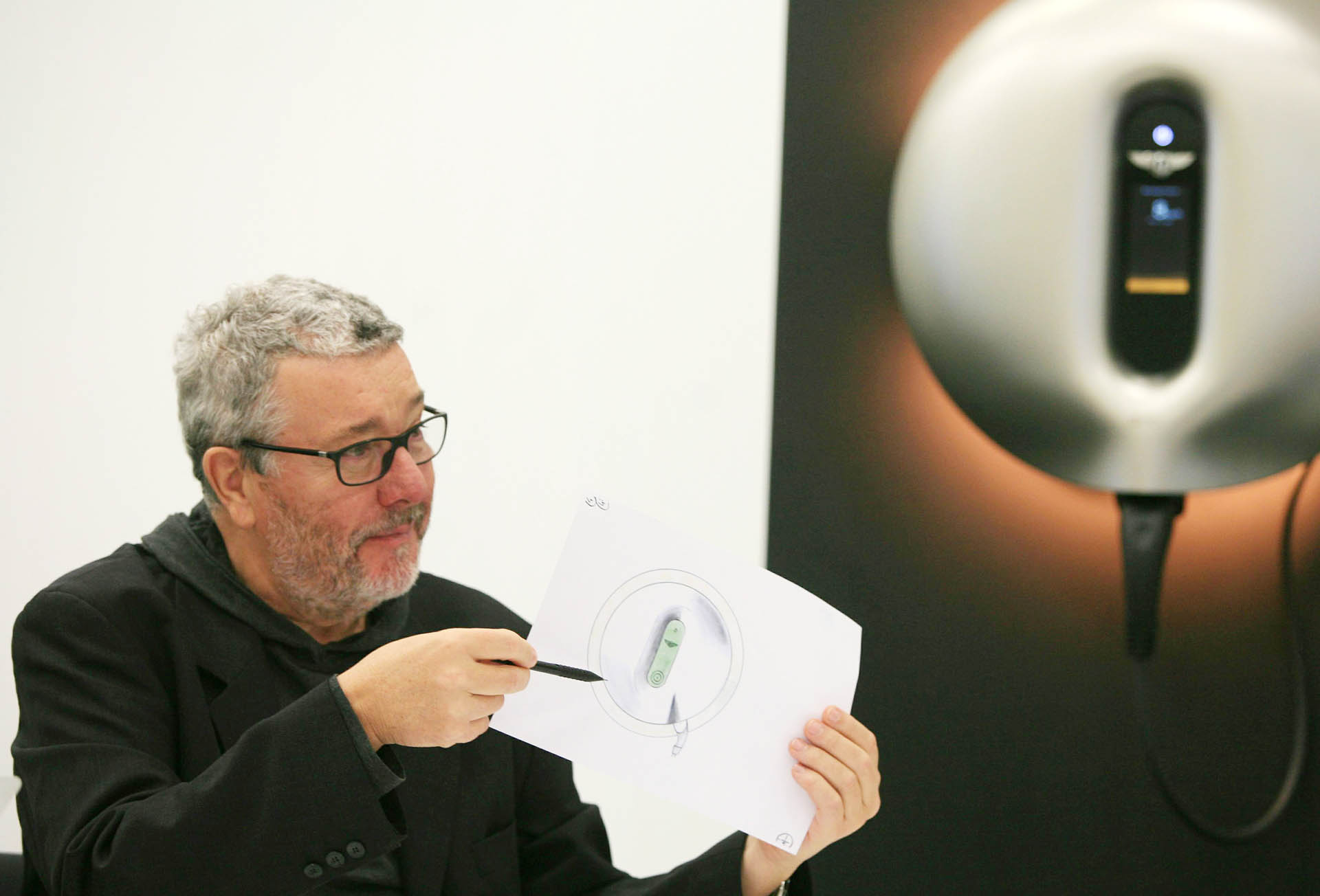 Bentayga Hybrid x Starck - 7 copy Bentley Tapped Philippe Starck To Design Bentayga Hybrid’s Charger