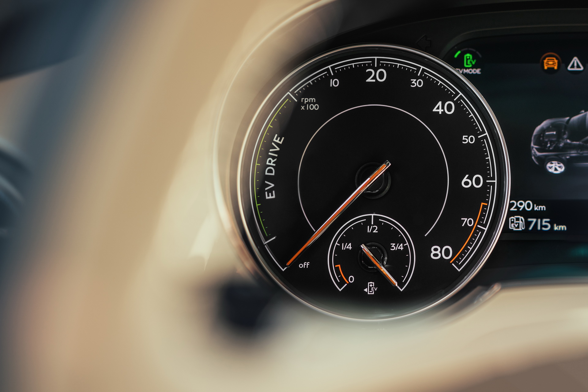 Bentley-Bentayga-Hybrid-10 Even The Navigation System In Bentley’s Hybrid Bentayga Helps You Save Fuel