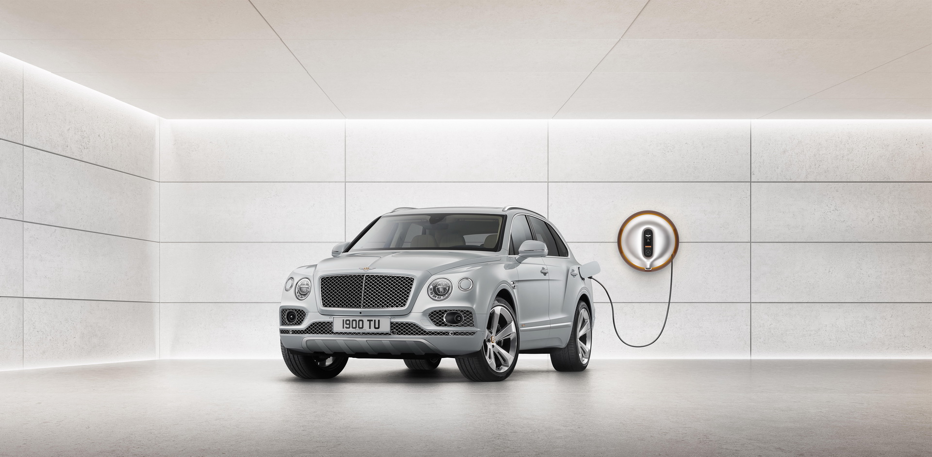Bentley-Bentayga-Hybrid-12 Even The Navigation System In Bentley’s Hybrid Bentayga Helps You Save Fuel