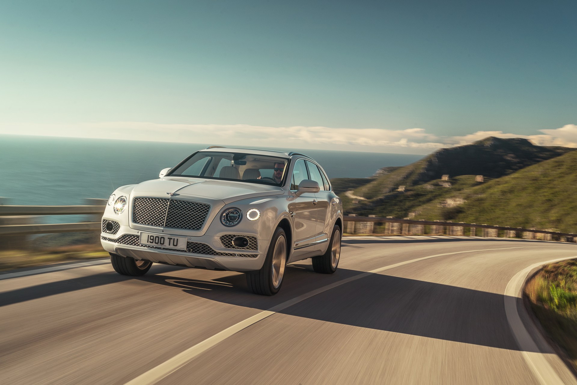 Bentley-Bentayga-Hybrid-2 Bentley Bentayga Hybrid Plugs Into The Future At Geneva