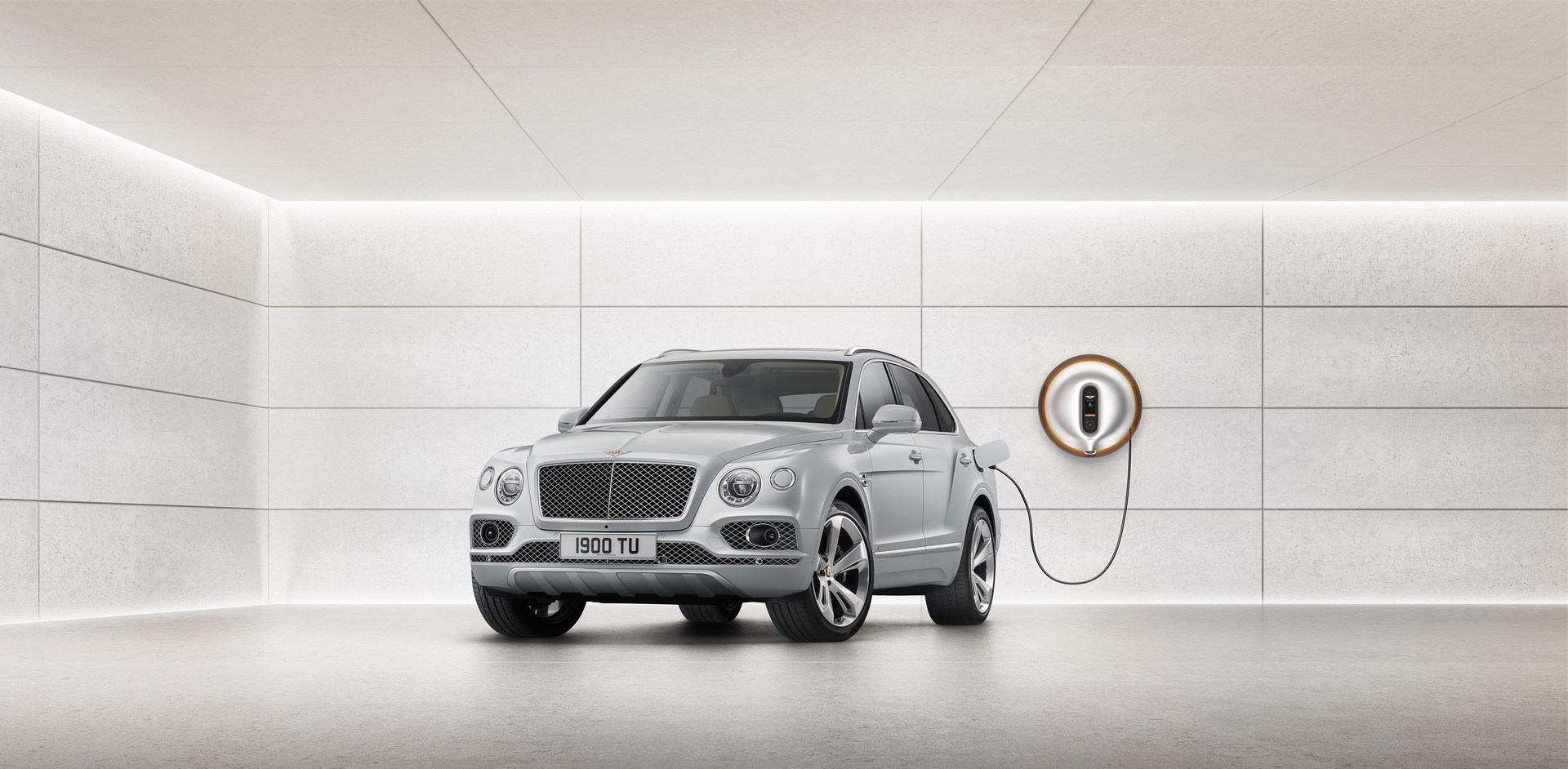 Bentley-Bentayga-Hybrid-30 Bentley Bentayga Hybrid Plugs Into The Future At Geneva