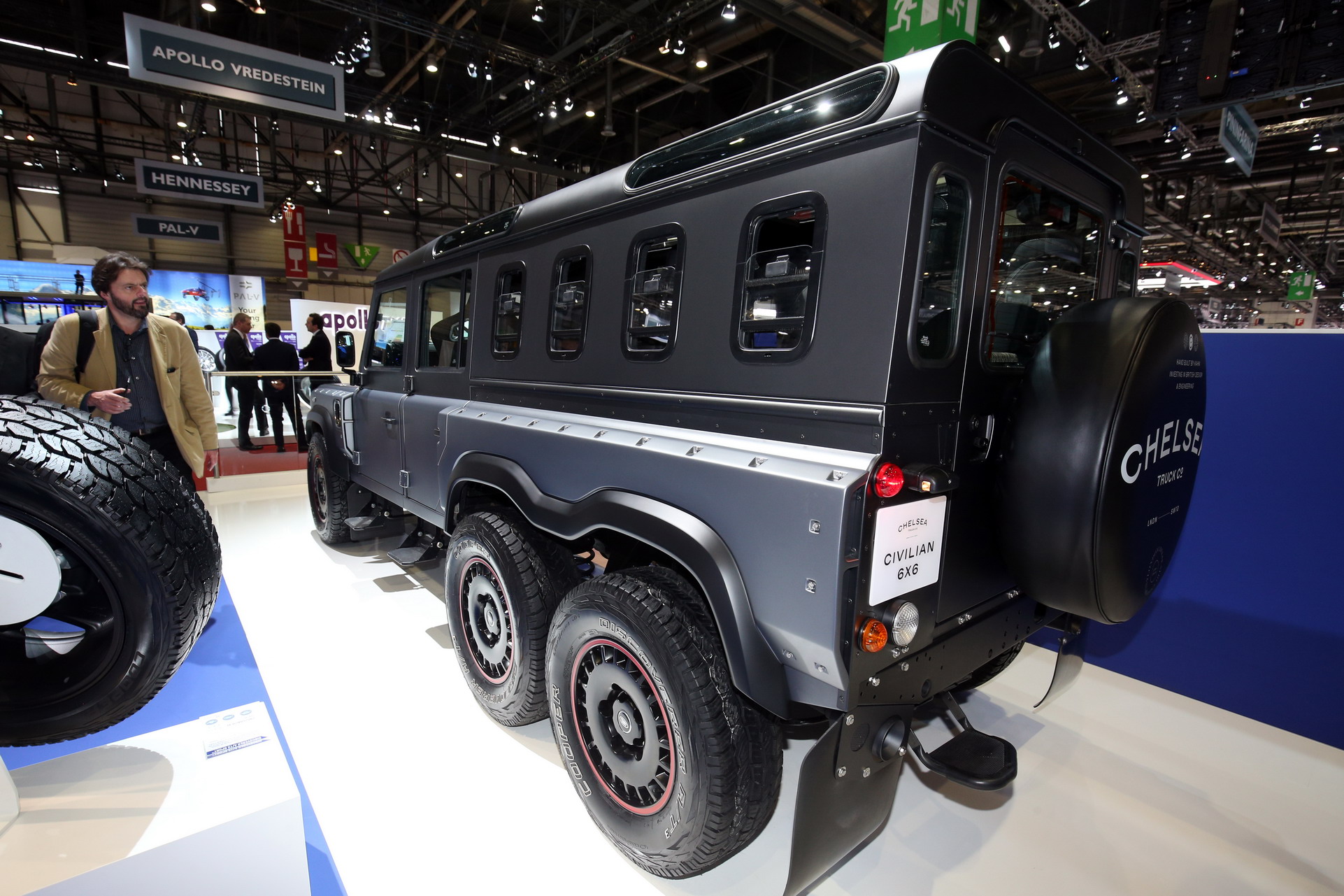 Chelsey-6x4-LR-Defender-5 Chelsea Truck Company’s Flying Huntsman Steps Into Mercedes G63 6×6’s Shadow