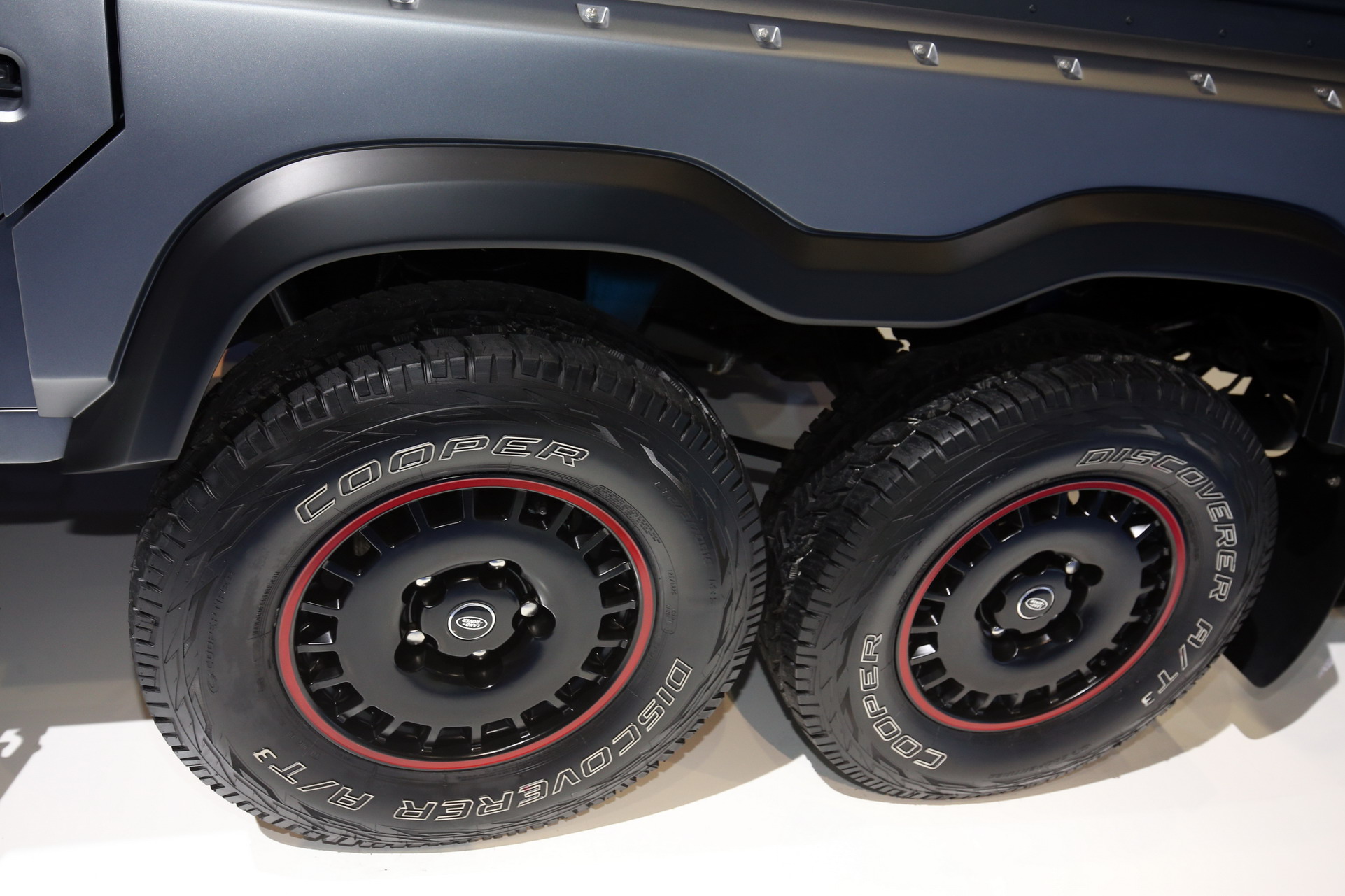 Chelsey-6x4-LR-Defender-7 Chelsea Truck Company’s Flying Huntsman Steps Into Mercedes G63 6×6’s Shadow