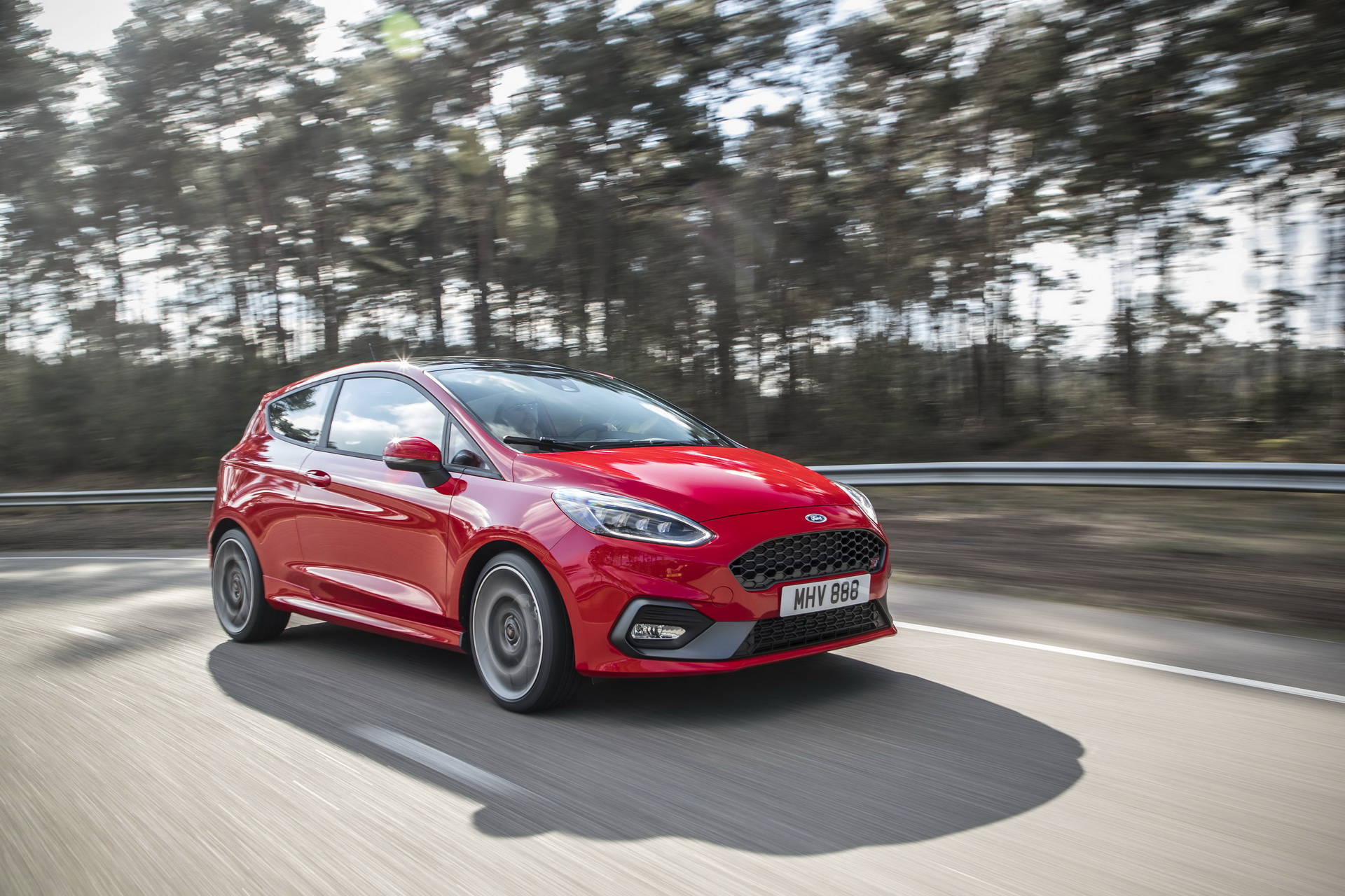 FORD_2018_FIESTA_ST__09 Hot New 2018 Ford Fiesta ST To Be Offered With LSD And Launch Control
