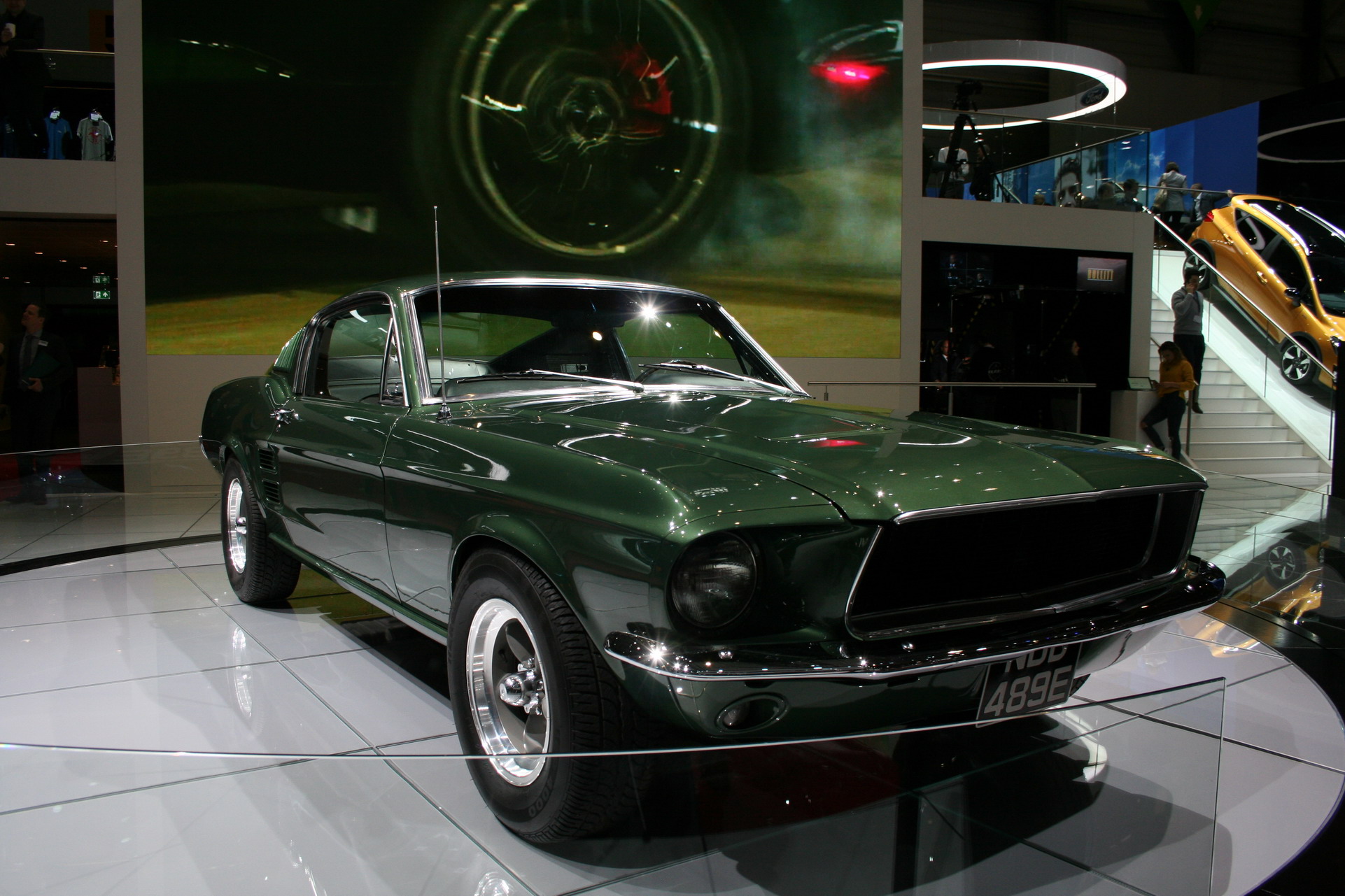 Ford-Mustang-Bullit-12 Ford Mustang Bullitt With 457HP V8 Wears Euro Costume In Geneva