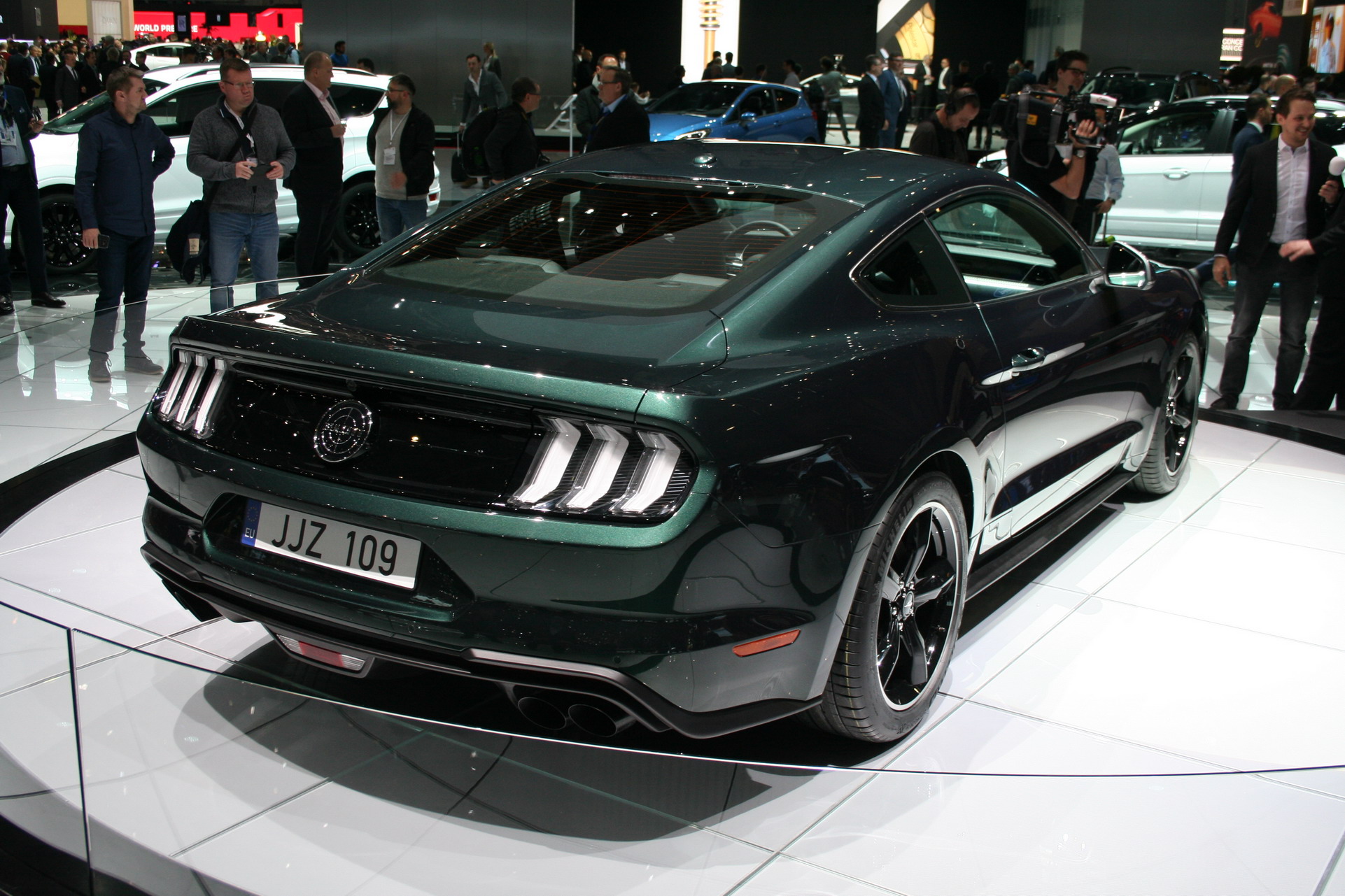 Ford-Mustang-Bullit-8 Ford Mustang Bullitt With 457HP V8 Wears Euro Costume In Geneva