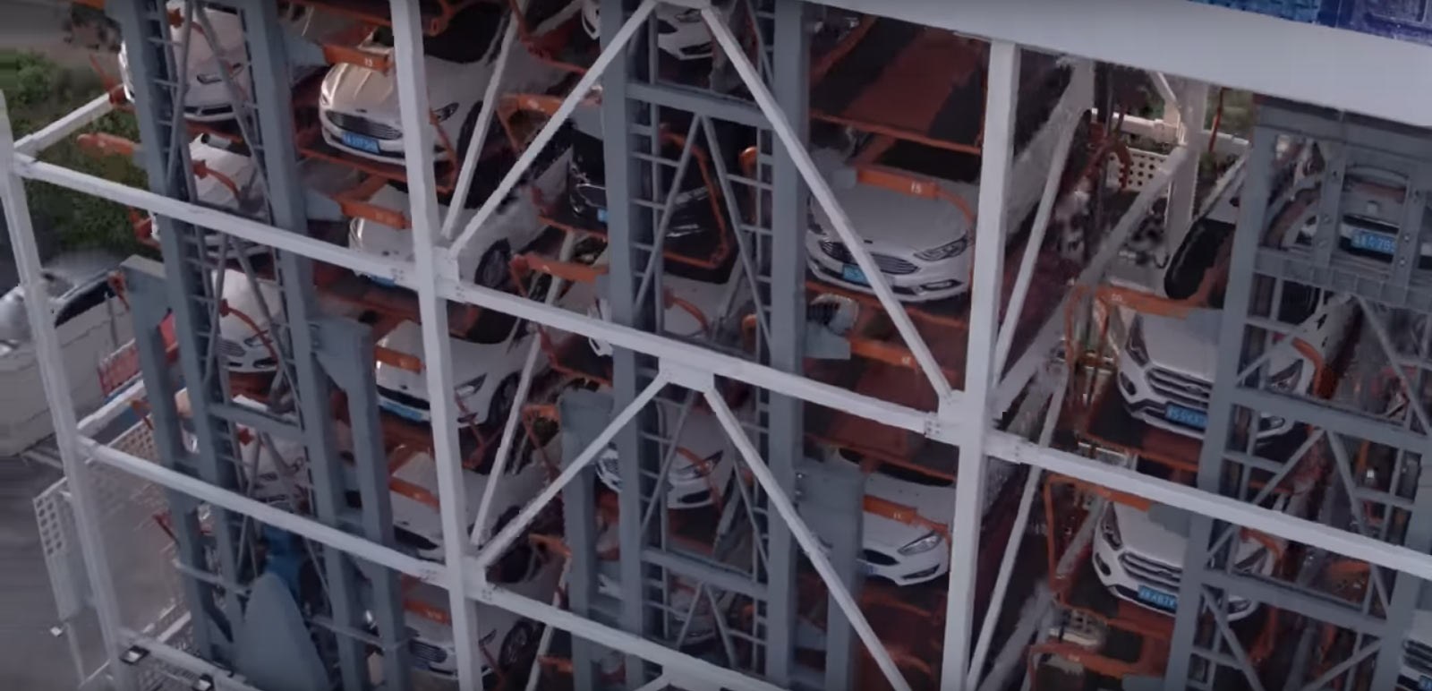 Ford-Vending-Machine-10 Ford Launched A Gigantic Car Vending Machine In China