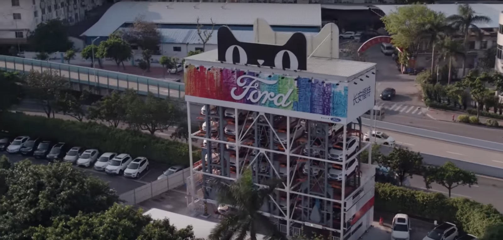 Ford-Vending-Machine-13 Ford Launched A Gigantic Car Vending Machine In China