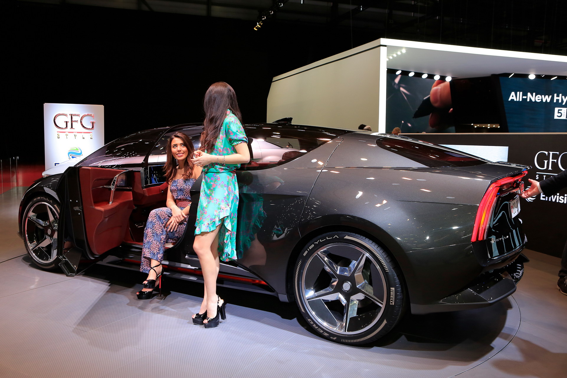 GFG Style Sibylla-11 Giugiaro’s GFG Sibylla EV Concept Makes Gullwing Doors Look Boring