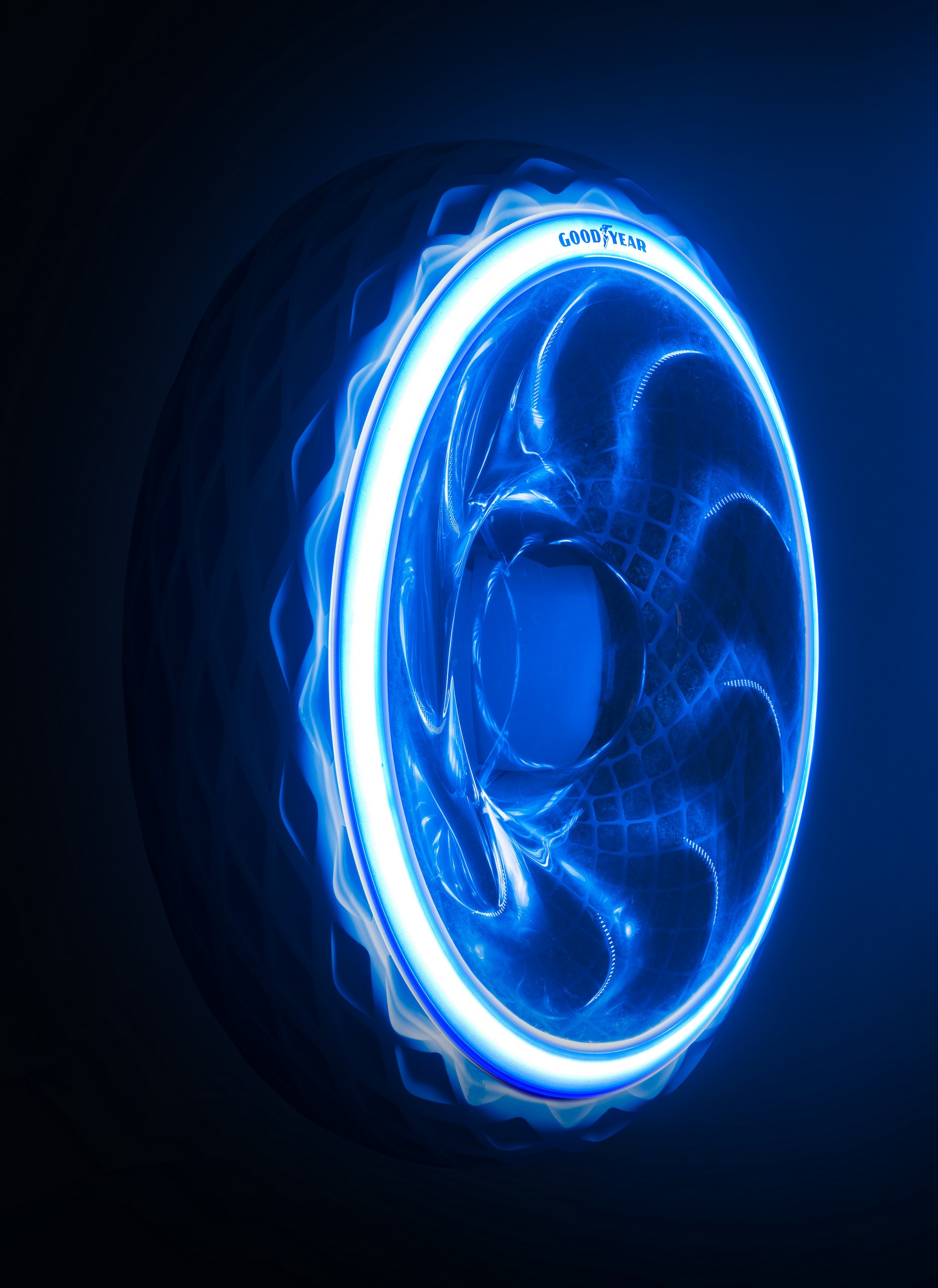 Goodyear-Tire-Concept-1 Goodyear’s Moss-Covered Oxygene Tire Concept Is Surprisingly High Tech