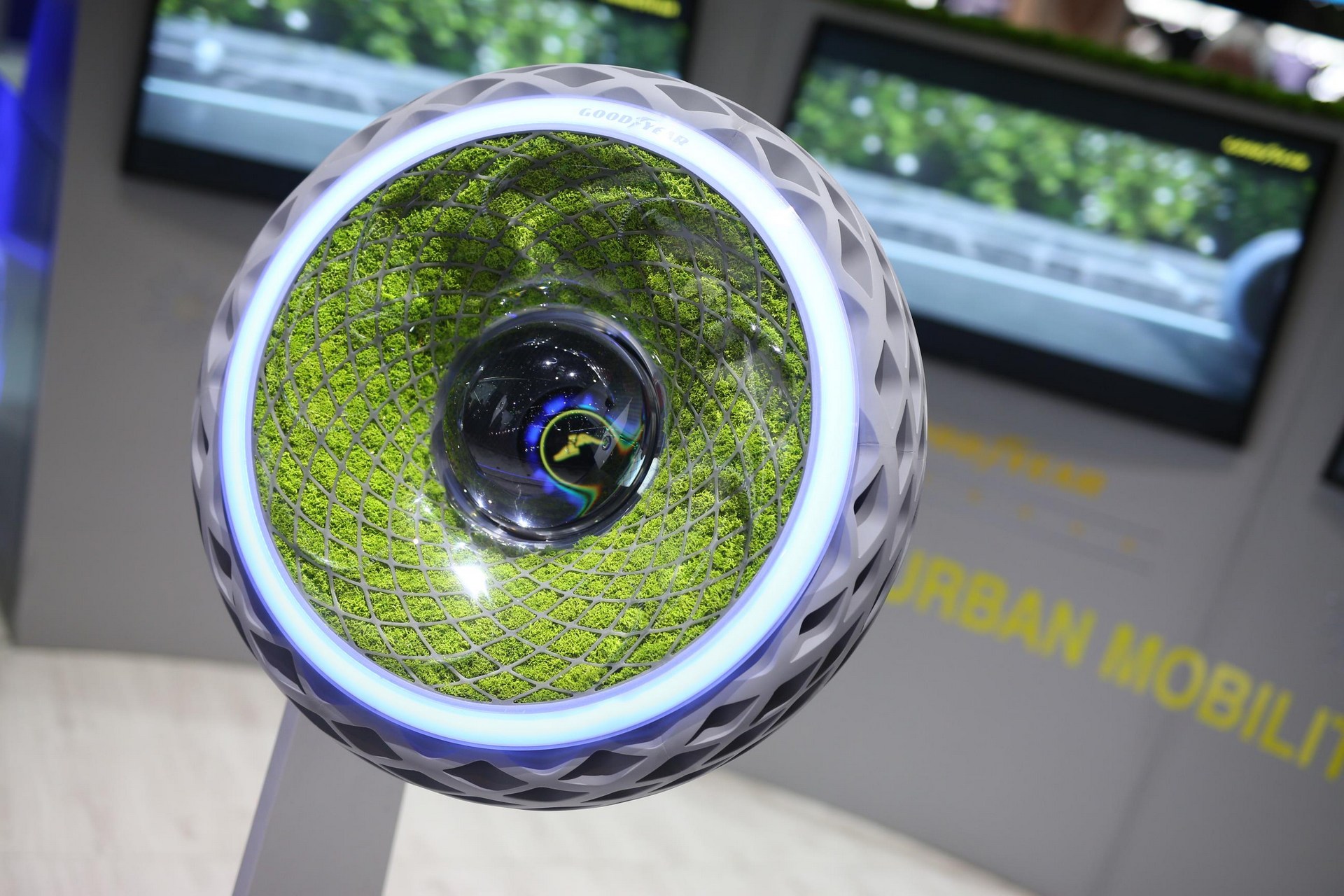 Goodyear-Tire-Concept-15 Goodyear’s Moss-Covered Oxygene Tire Concept Is Surprisingly High Tech