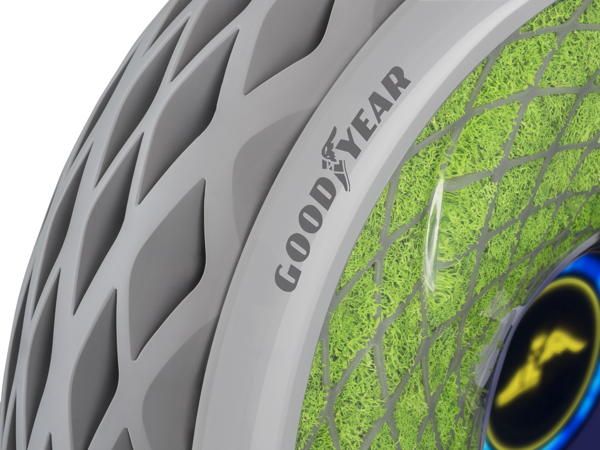 Goodyear-Tire-Concept-4 Goodyear’s Moss-Covered Oxygene Tire Concept Is Surprisingly High Tech