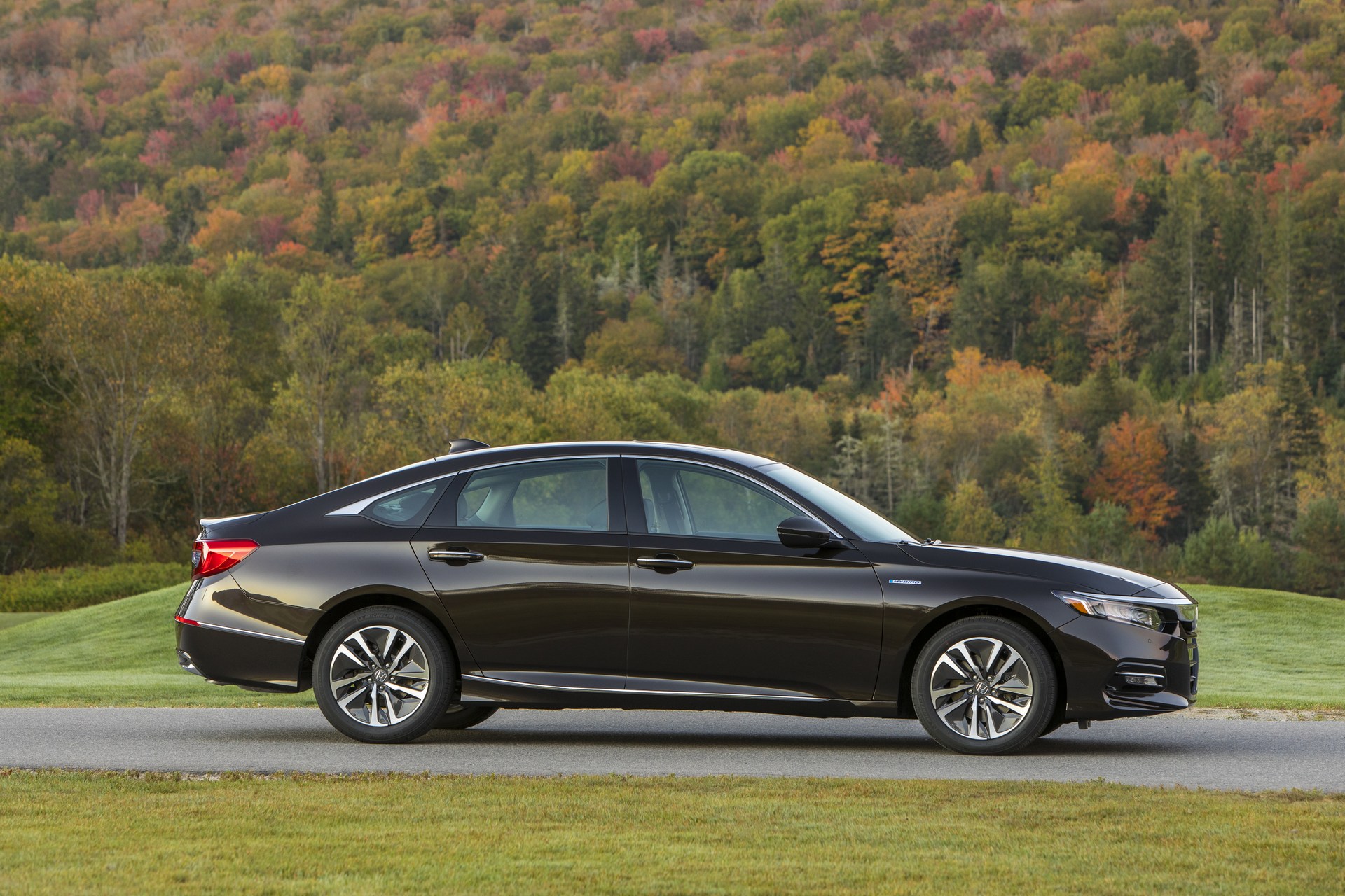 Honda-Accord-Hybrid-2 2018 Honda Accord Hybrid Priced From $25,100