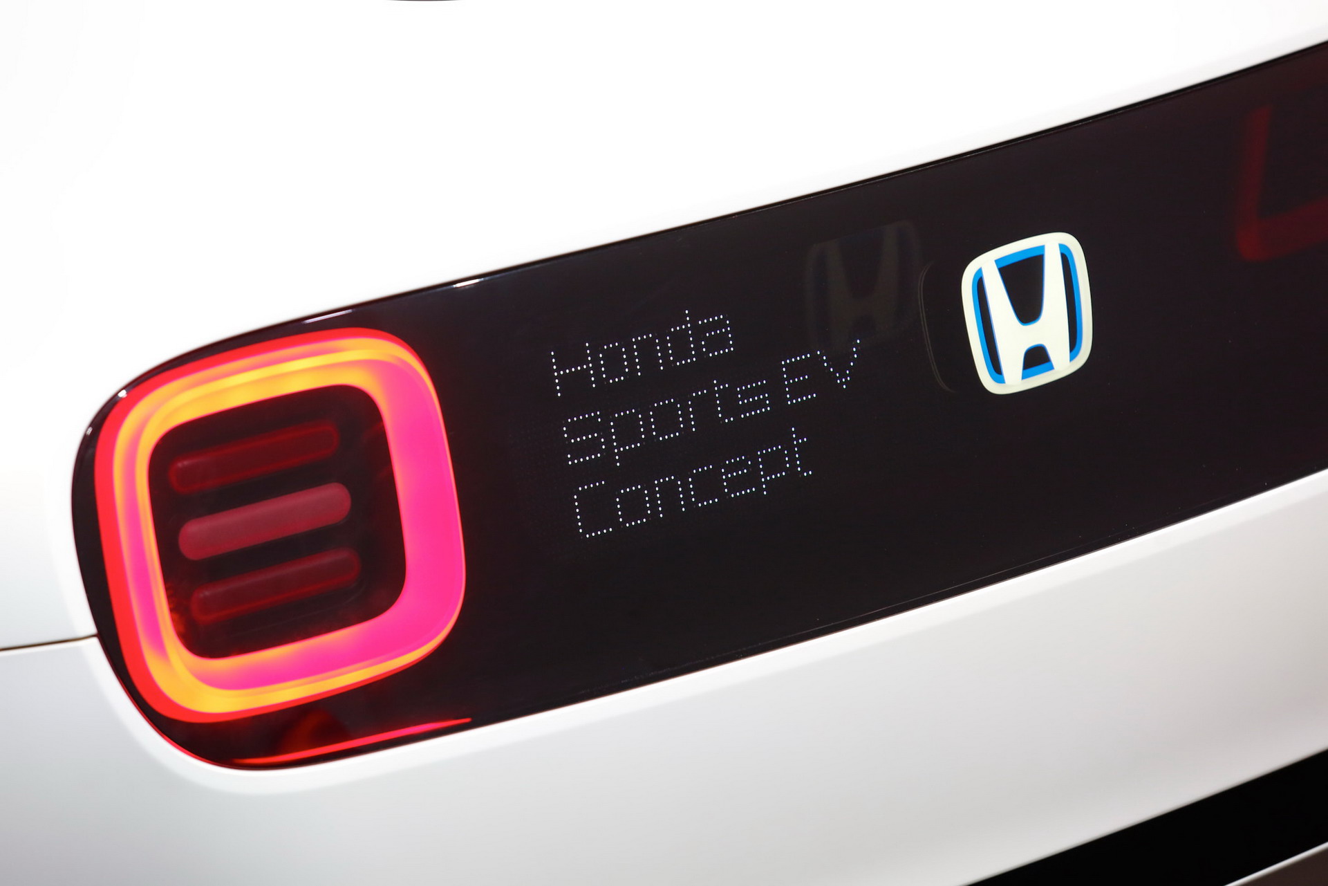 Honda-EV-Sports-13 Honda Imagines A Retrolicious Sports EV Coupe For 2020