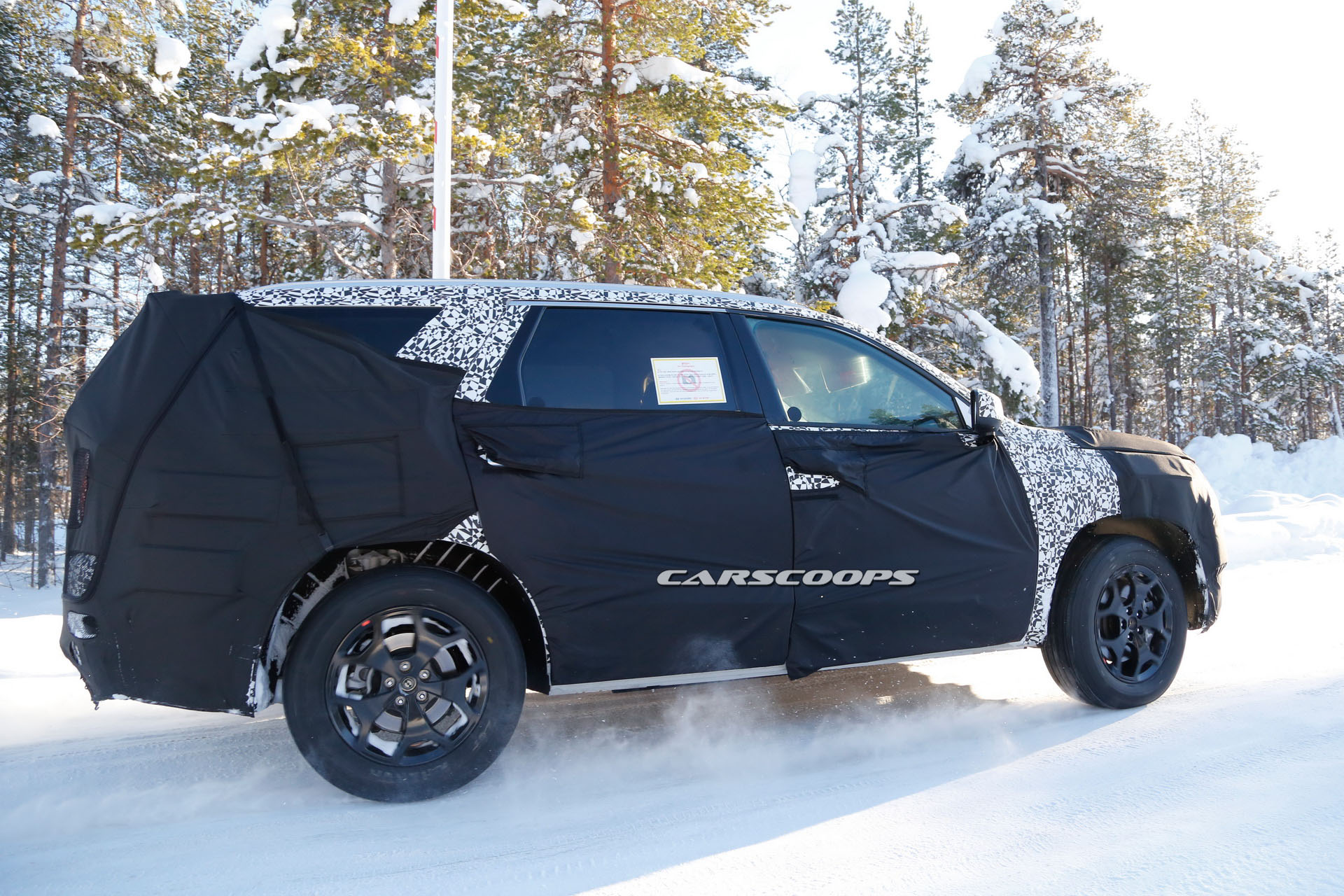 Hyundai-8seater-SUV-Scoop-11 Spied: New Hyundai 8-Seater Full-Size SUV Coming In 2019 With Hybrid Options