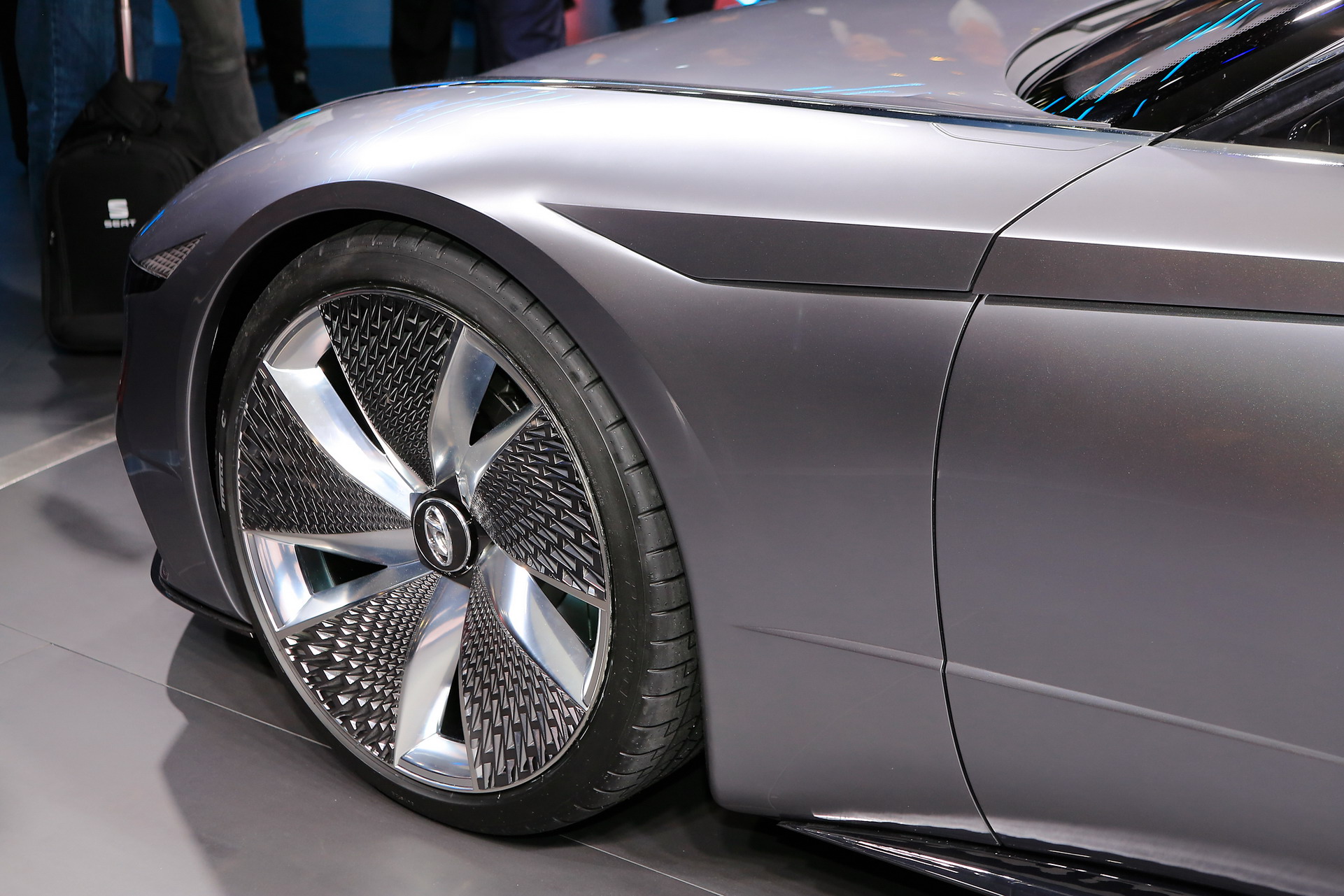 Hyundai Le Fil Rouge-11 Hyundai Le Fil Rouge Concept Brings Mathematical Perfection To Geneva