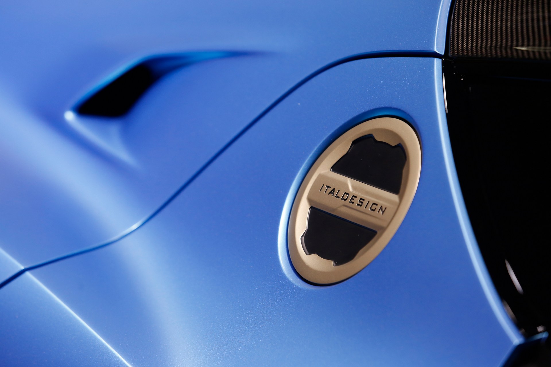 88 Italdesign Zerouno Duerta Goes Topless In Geneva