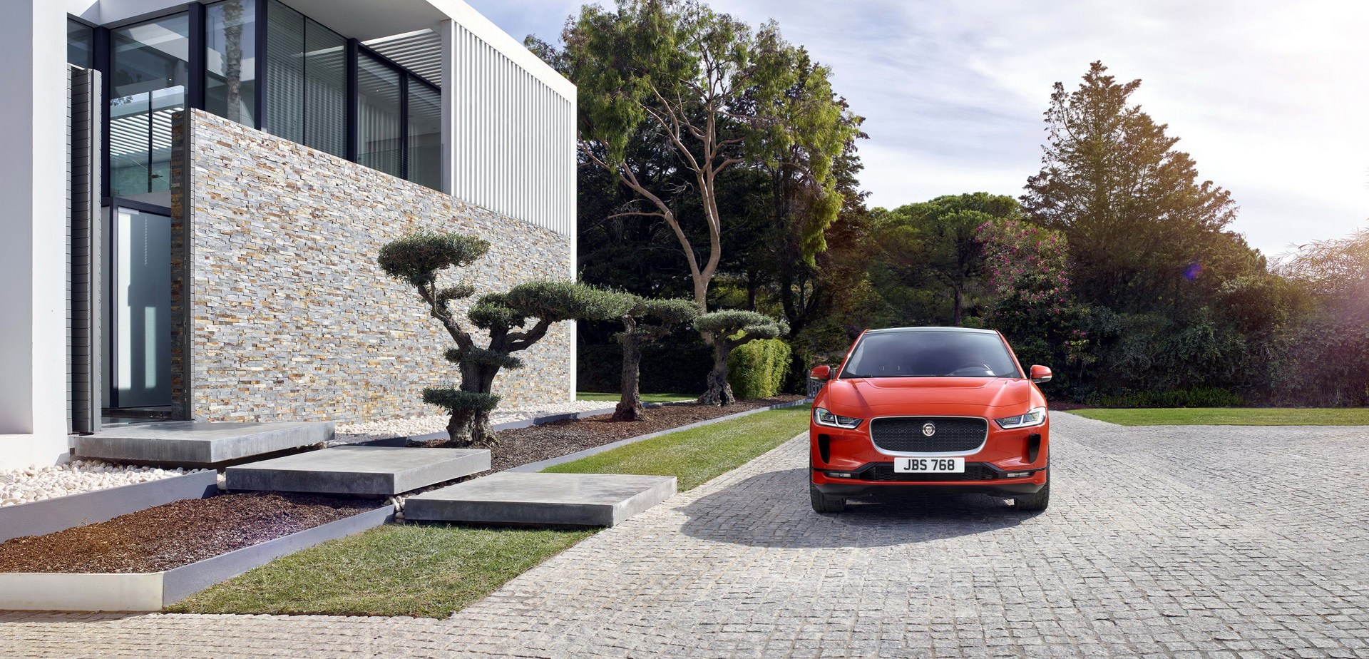 Jaguar-I-Pace-10 2019 Jaguar I-Pace Configuator Reveals A Host Of High-Tech Options