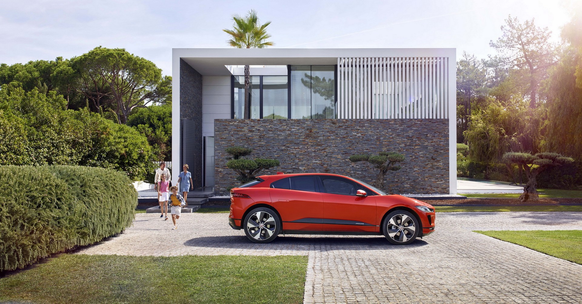 Jaguar-I-Pace-8 2019 Jaguar I-Pace Configuator Reveals A Host Of High-Tech Options