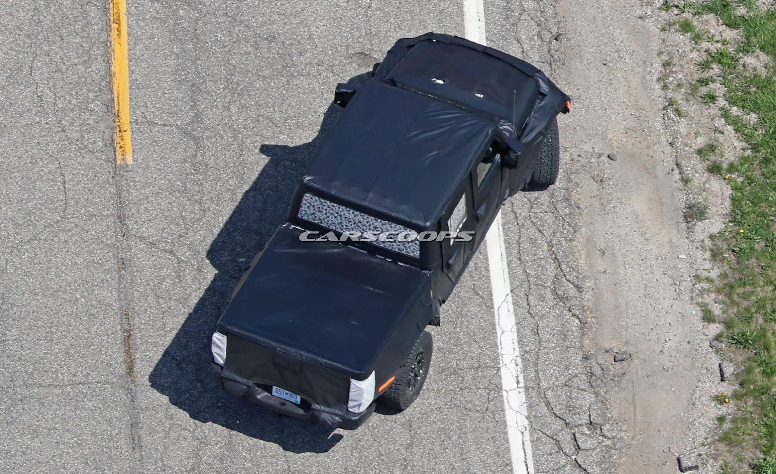 Jeep-Pickup-Truck-12 Jeep Scrambler Pickup Should Arrive At Dealerships By April 2019