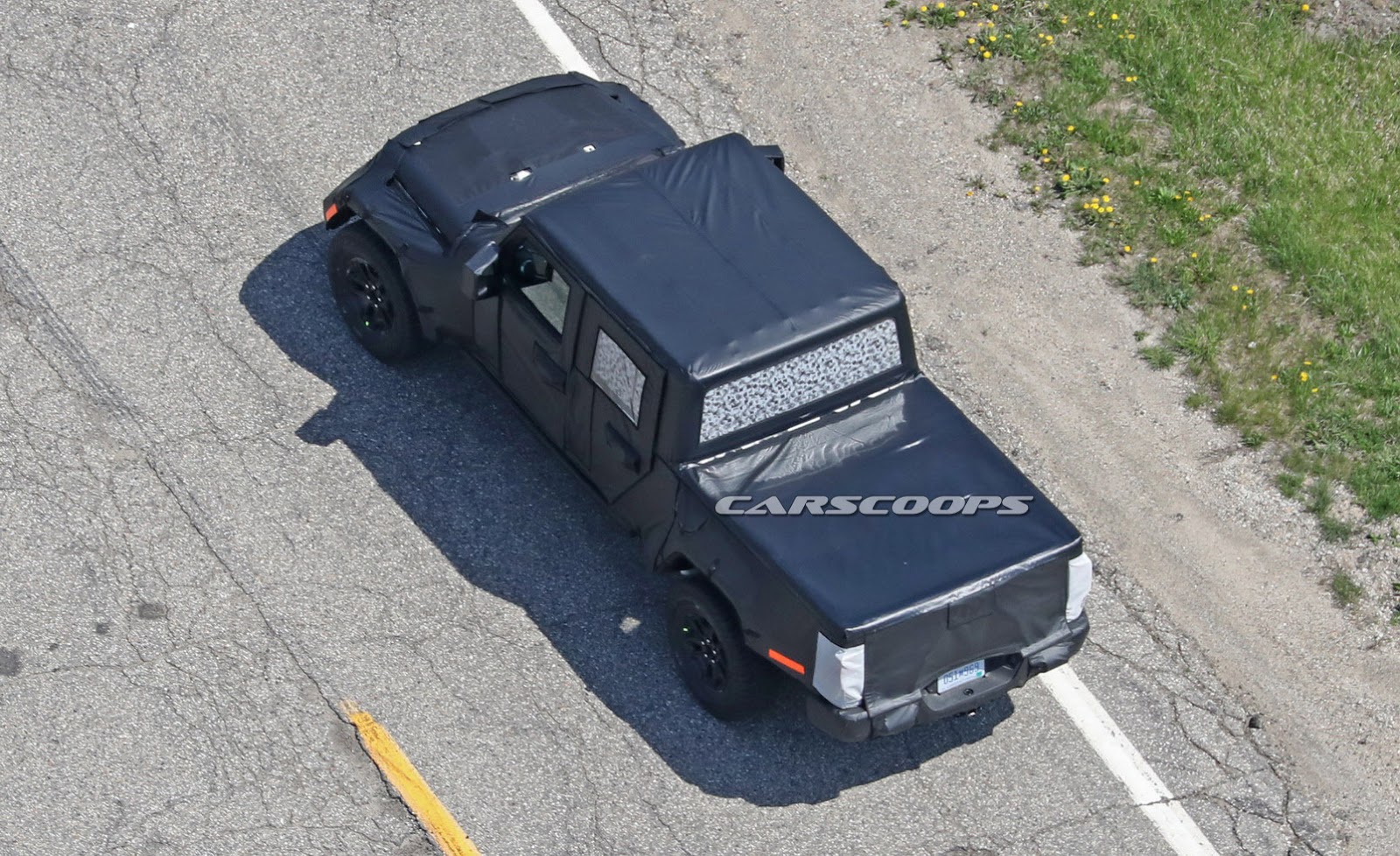 Jeep-Pickup-Truck-13 Jeep Scrambler Pickup Should Arrive At Dealerships By April 2019