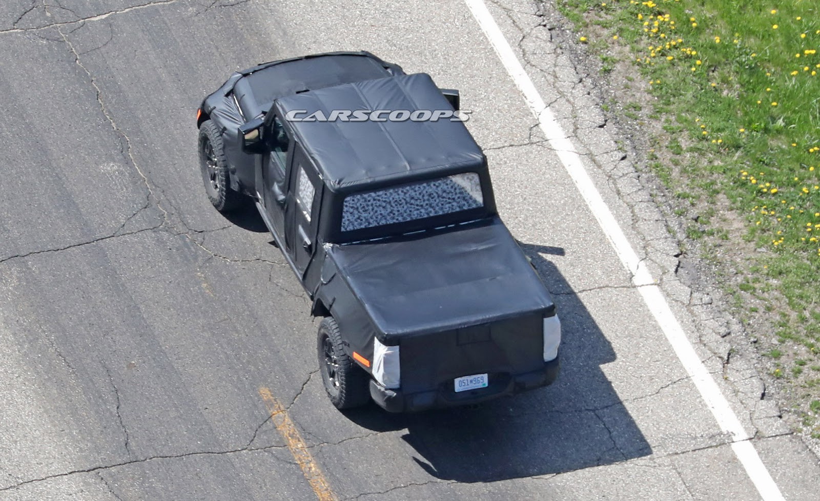 Jeep-Pickup-Truck-5 Jeep Scrambler Pickup Should Arrive At Dealerships By April 2019