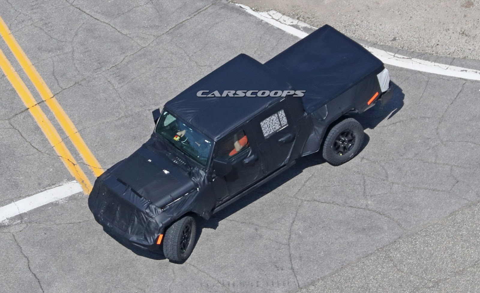 Jeep-Pickup-Truck-6 Jeep Scrambler Pickup Should Arrive At Dealerships By April 2019