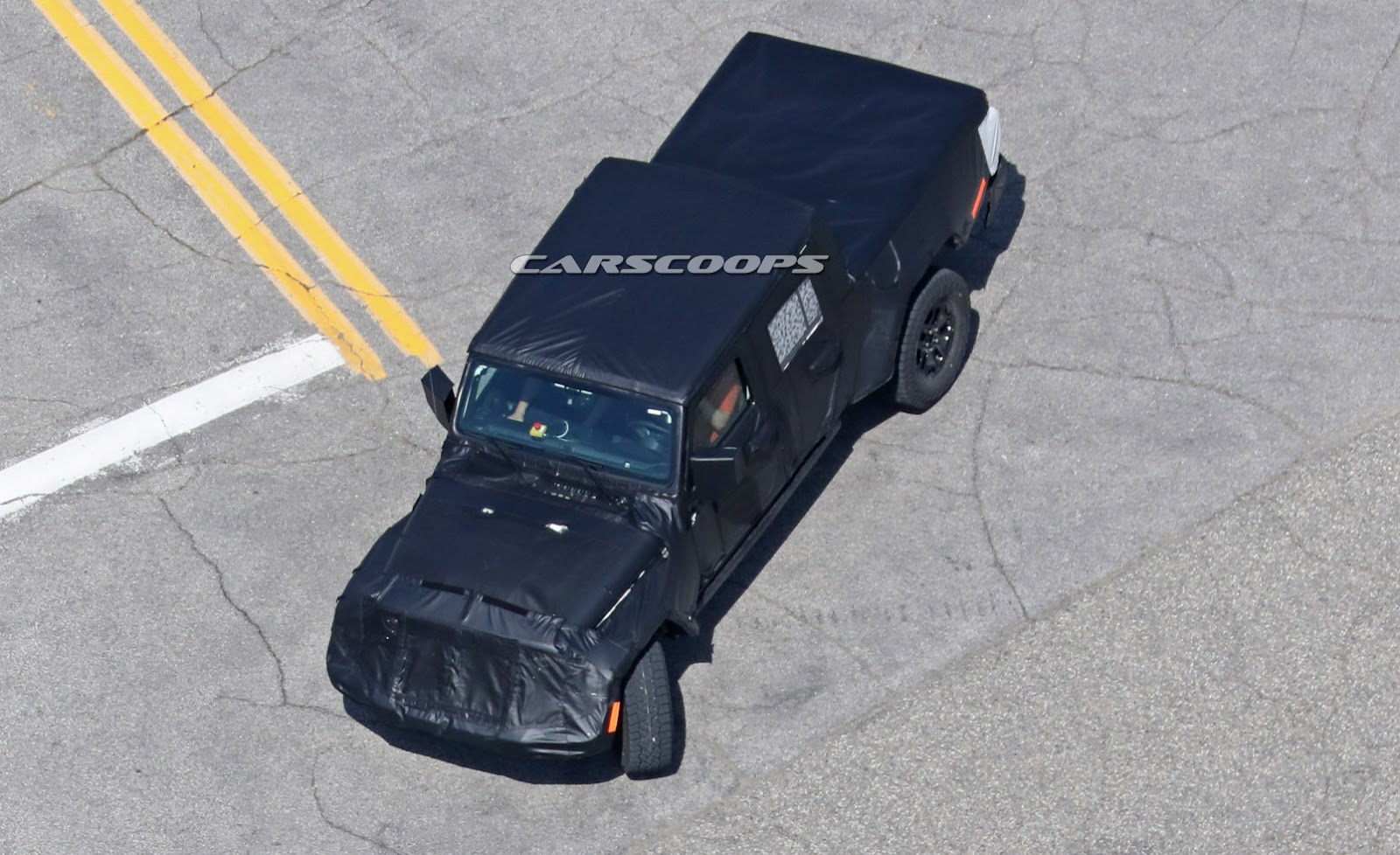 Jeep-Pickup-Truck-7 Jeep Scrambler Pickup Should Arrive At Dealerships By April 2019