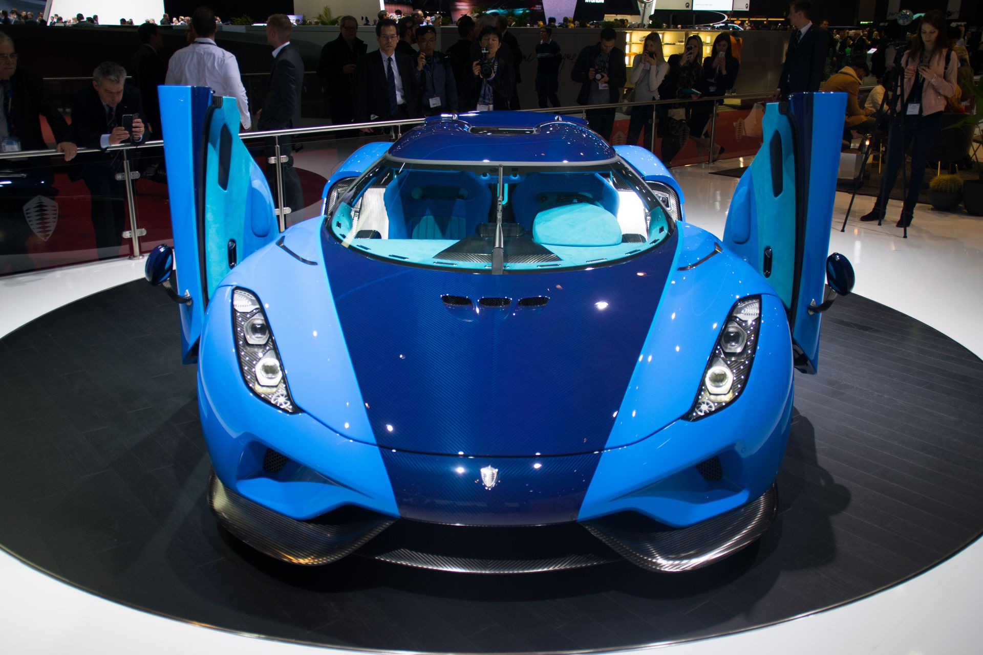 Koenigsegg-Regera-10 Tri-Tone Blue Koenigsegg Regera Is A Chin-Scratcher