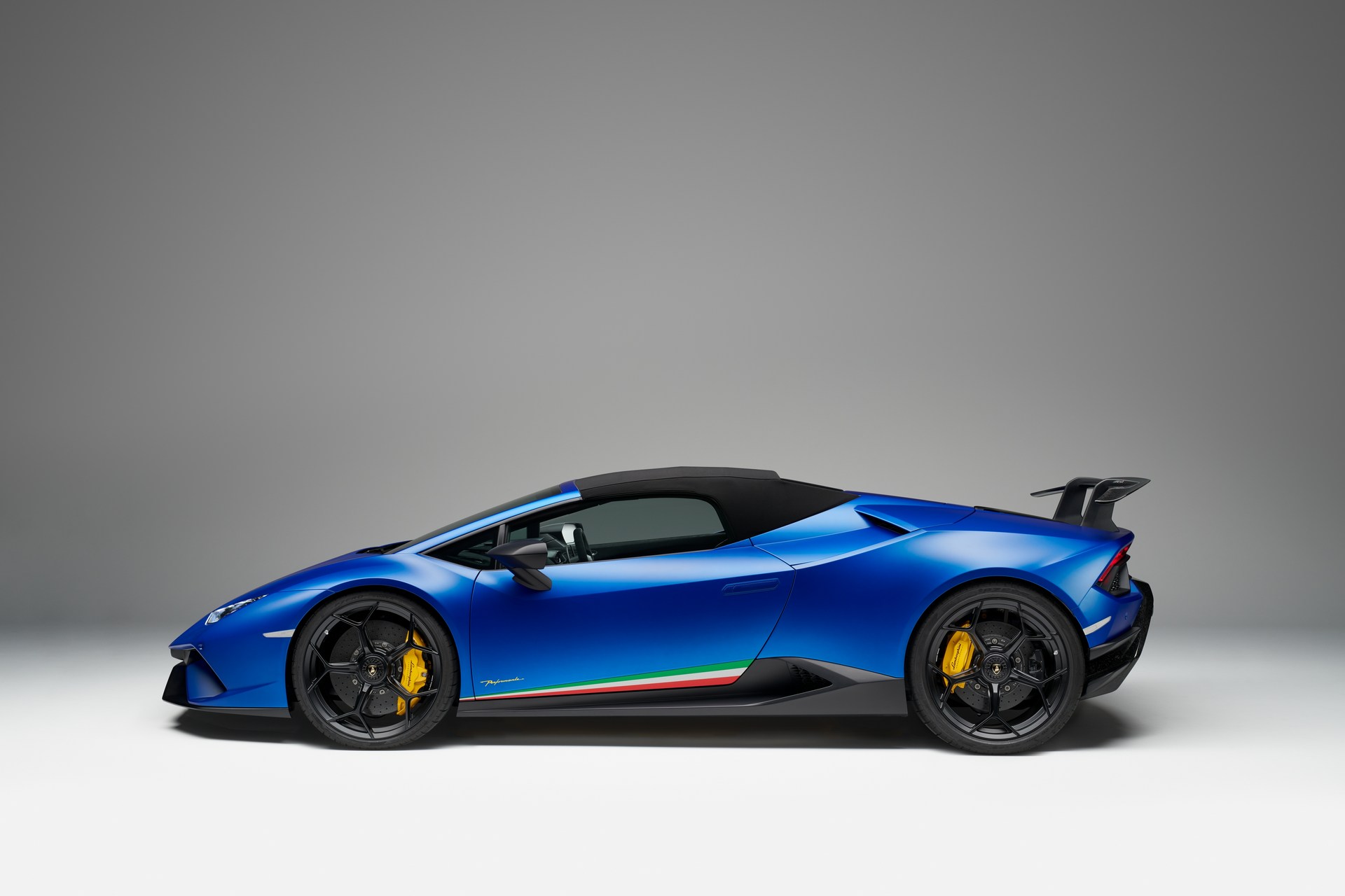 Lamborghini-Huracan-Performante-Spyder-19 Lamborghini Huracan Performante Spyder Lands In America For $308K