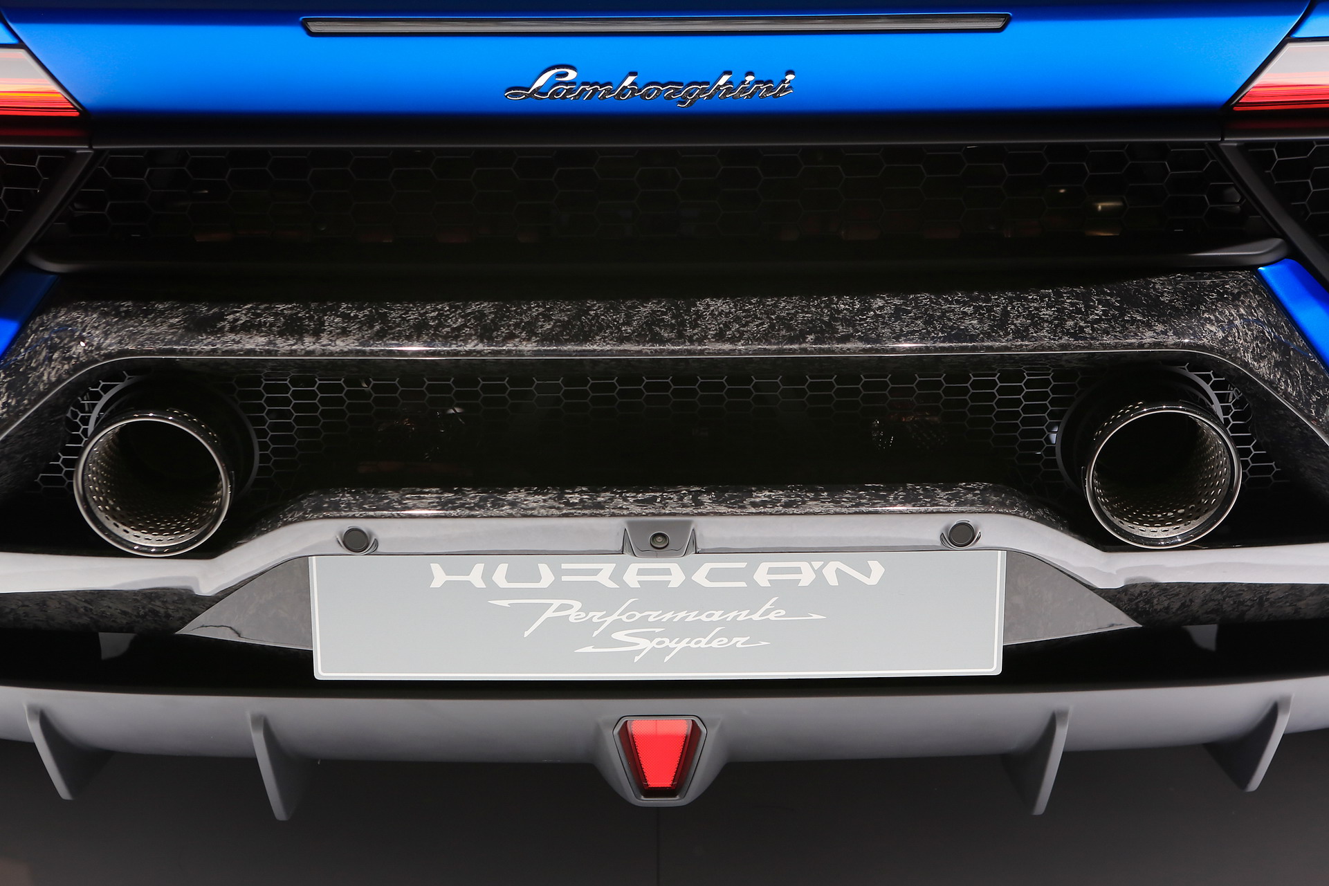 Lamborghini-Huracan-Spyder-Performante-08 Lamborghini Huracan Performante Spyder Goes Topless In Geneva