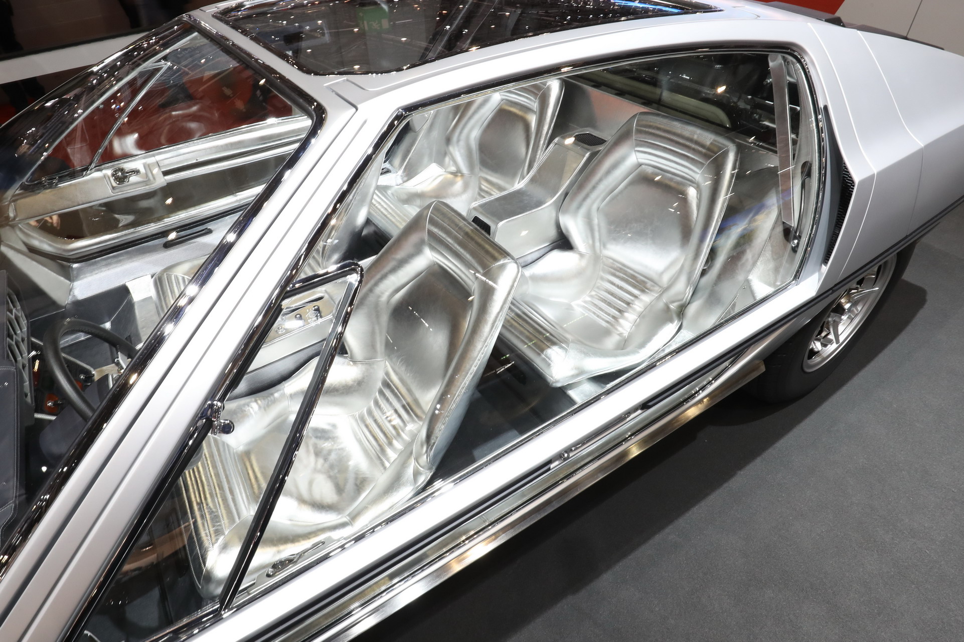 Lamborghini-Marzal-4 Lamborghini Marzal Concept Is 1960s’ Take On The Future